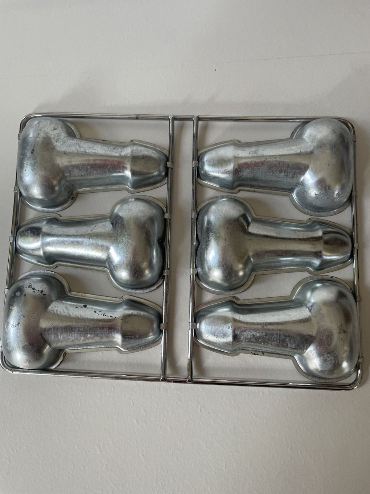 Pecker Cup Cake Pan – 6 Pecker Shaped Cup Cakes Bachelorette Party, Hen Night