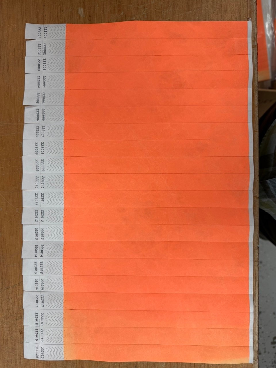1000 3/4″ Detachable Tab Neon Orange Tyvek Wristbands pulseras brazaletes raffle