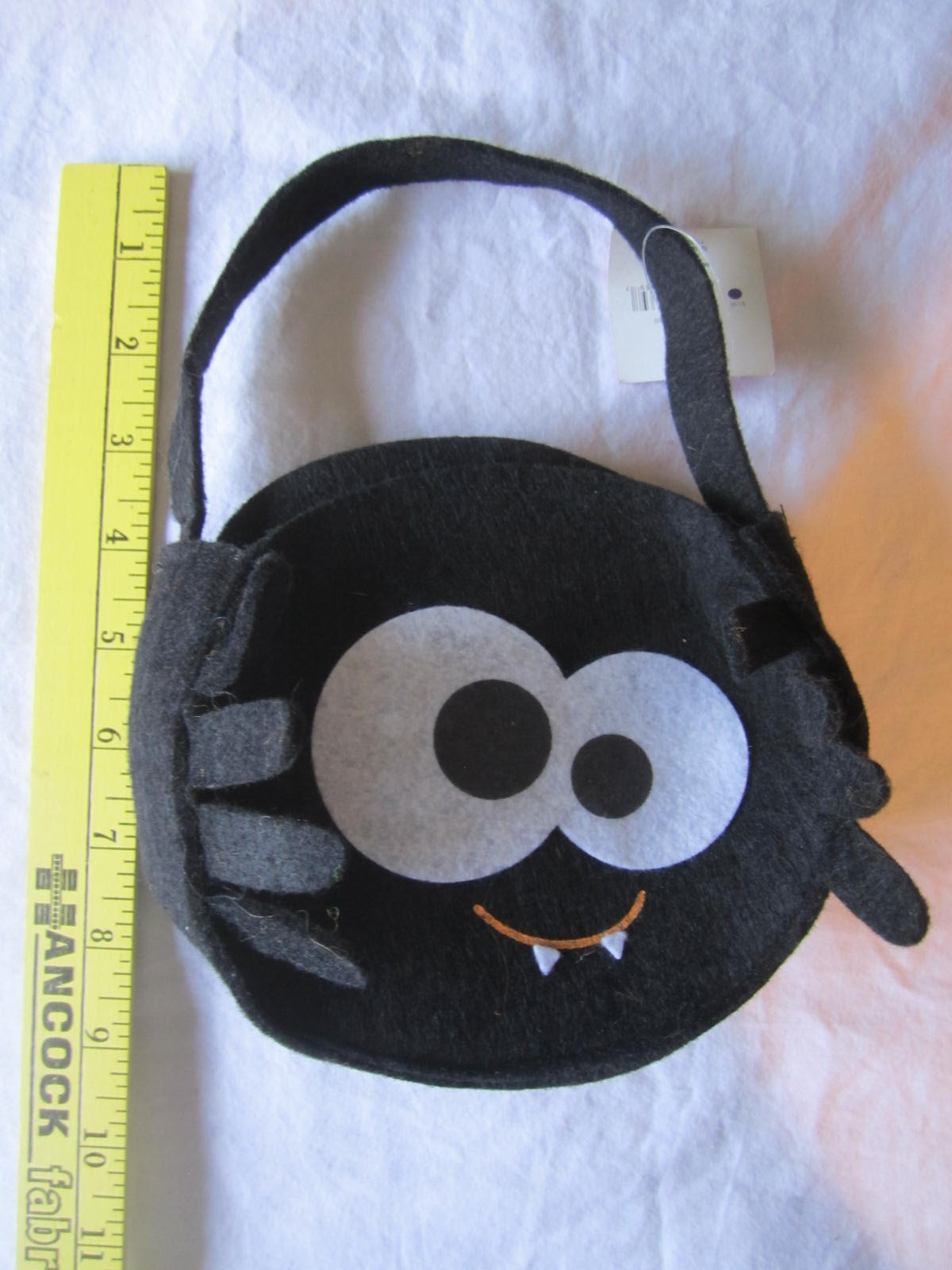 4 NWT SMALL FELT HALLOWEEN BAGS SPIDER PUMPKIN CANDY CORN BOO HALLOWEEN DECOR