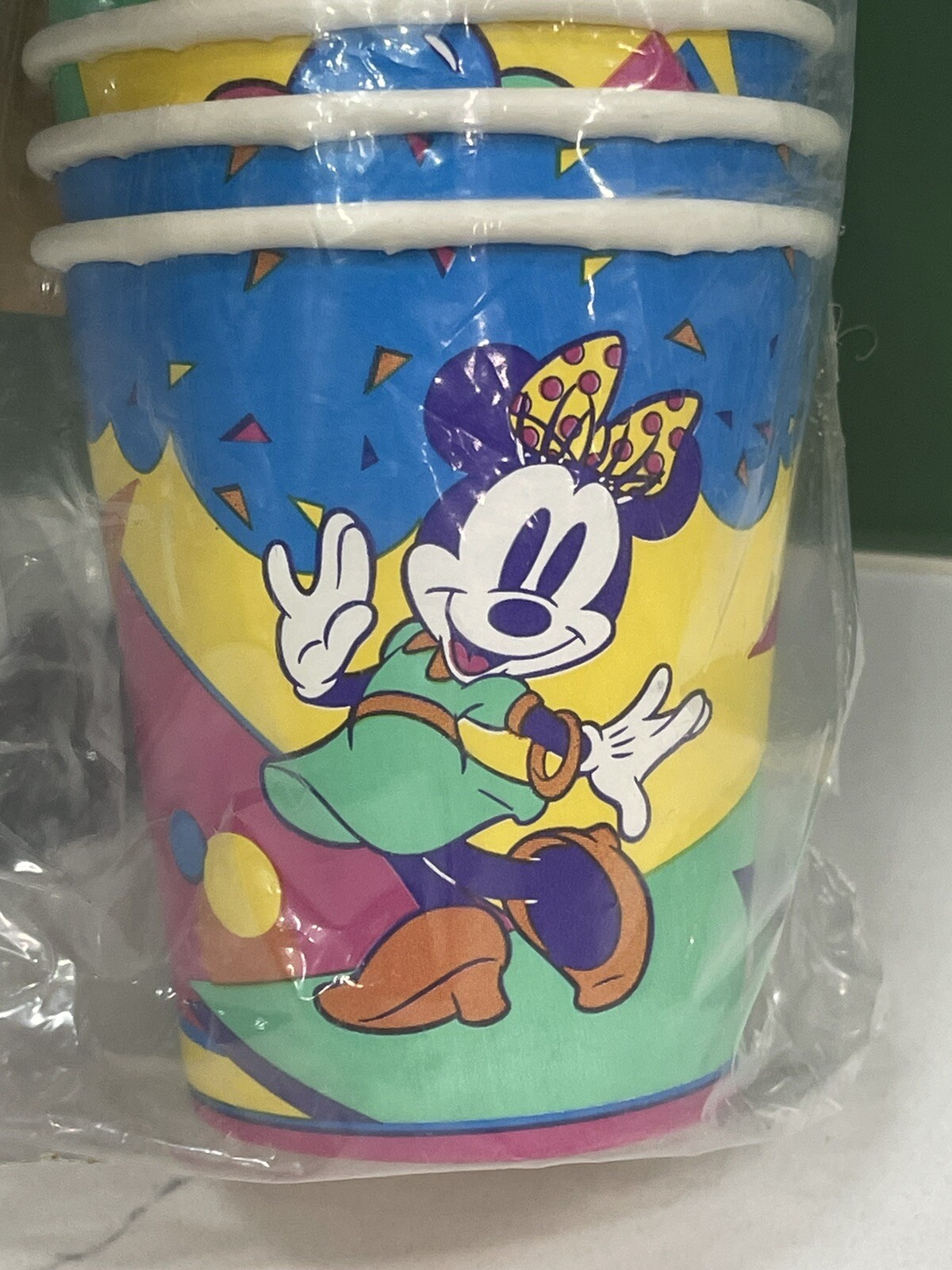 NEW IN PACKAGE Vintage 90’s MINNIE MOUSE 8- CUPS PARTY SUPPLIES