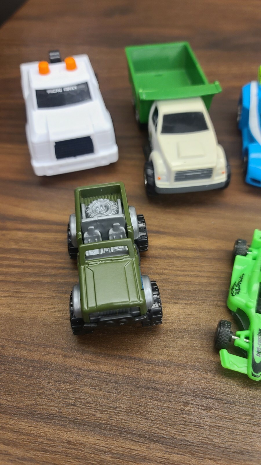Lot of 12 Plastic Cars Cake Toppers