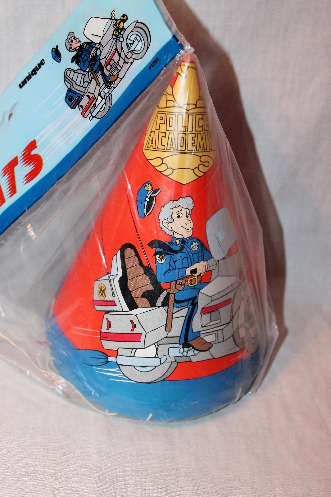 NEW IN PACKAGE VINTAGE POLICE ACADEMY THE SERIES 8 PARTY HATS PARTY SUPPLIES