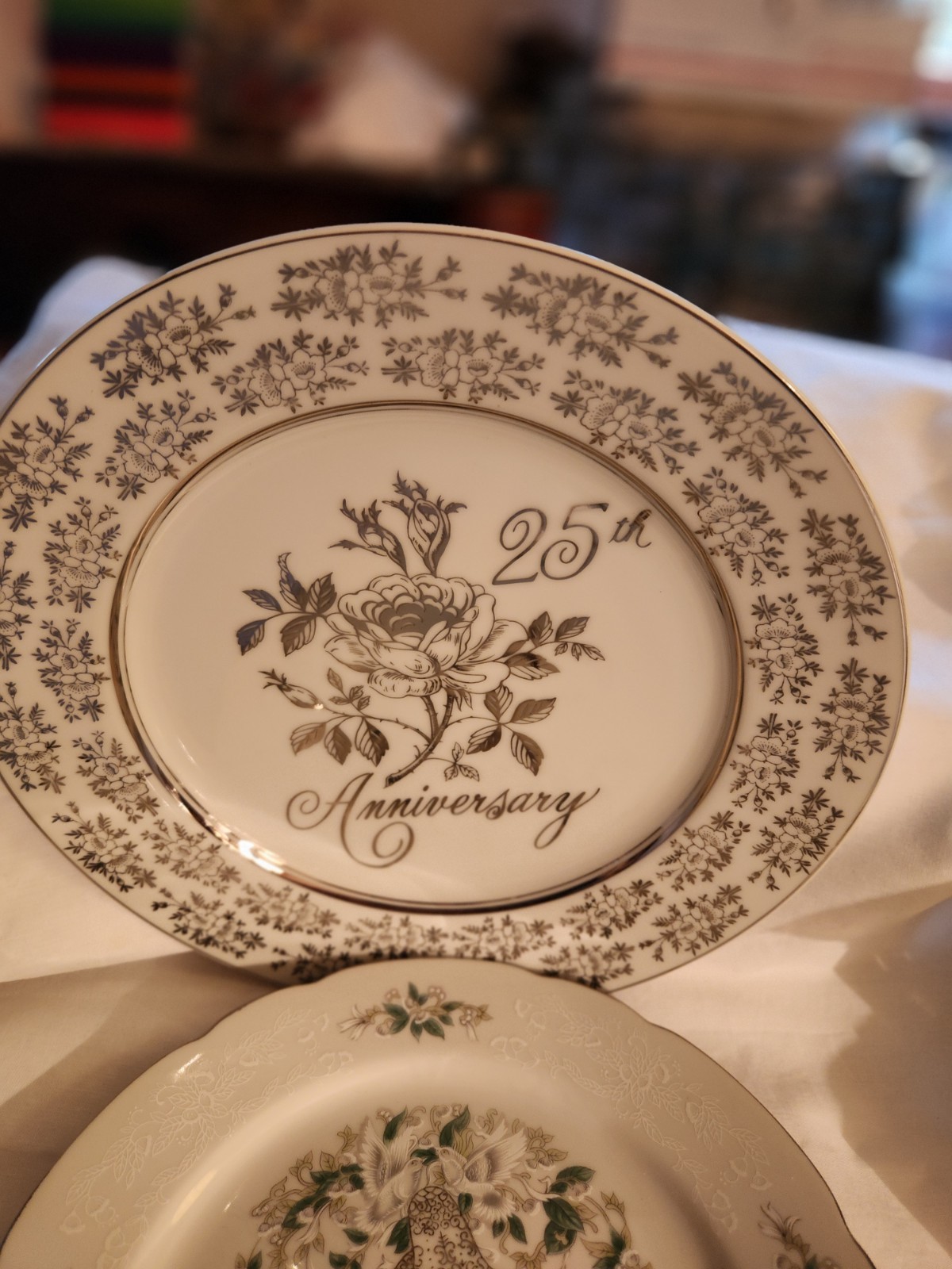 Vintage LOT OF 2 “25 th ANNIVERSARY ” 9″ & 10″ COLLECTOR PLATES
