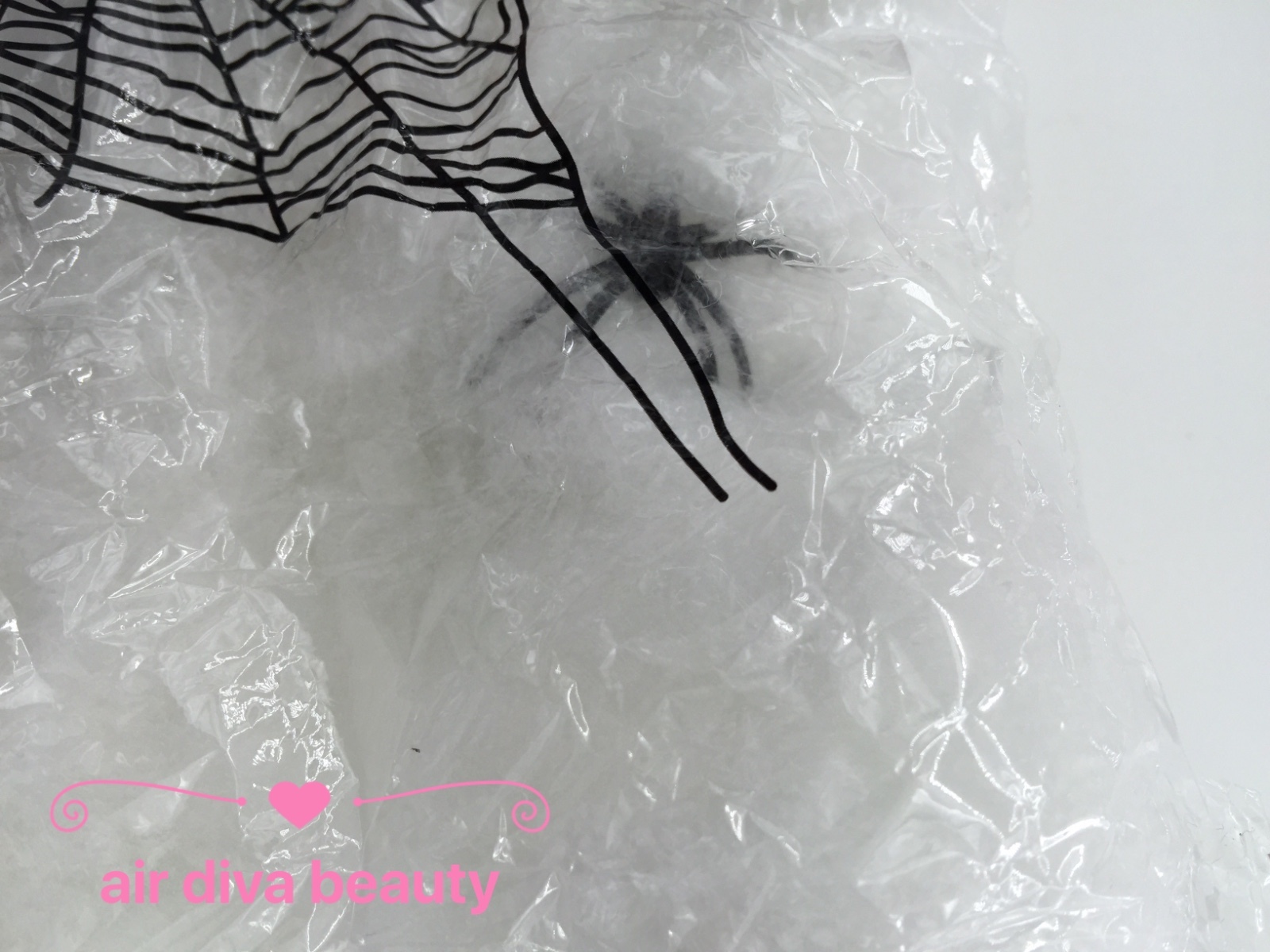 HALLOWEEN Party Horror Decor Black or White Spider Web Decoration +2 spiders