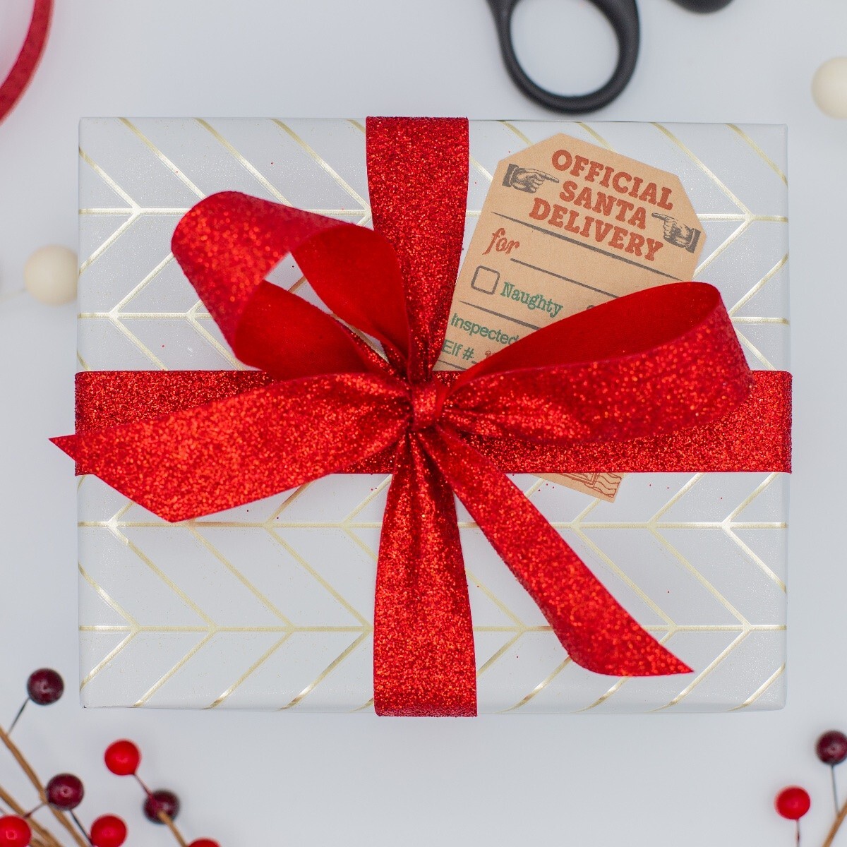 Santa Vintage 4 Designs Gift Present Tags, 2 x 3 Inches, 100 Labels on a Roll