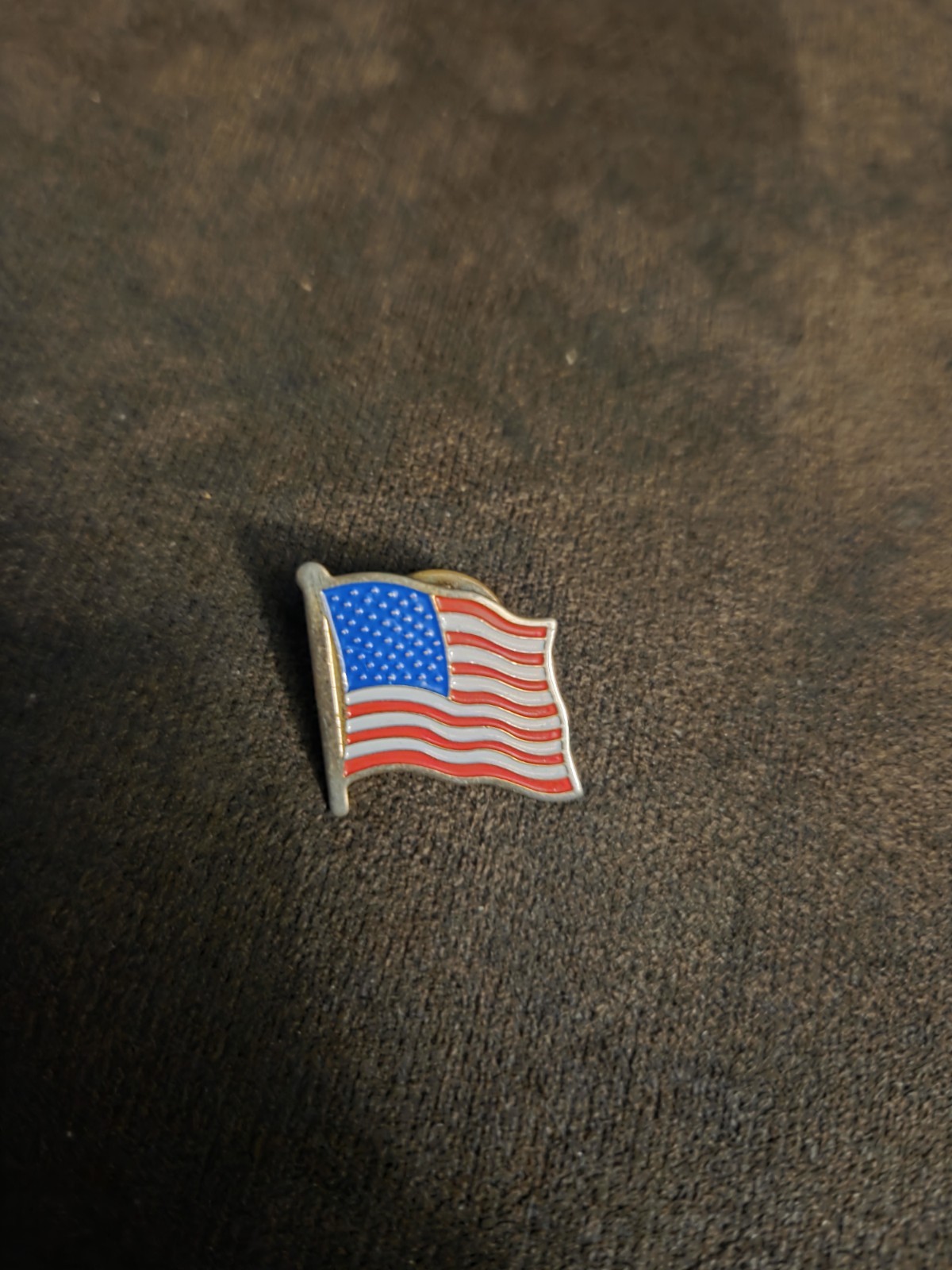 US American Flag Lapel Pin – Made in USA, High-Quality Patriotic USA Badge 🎖️