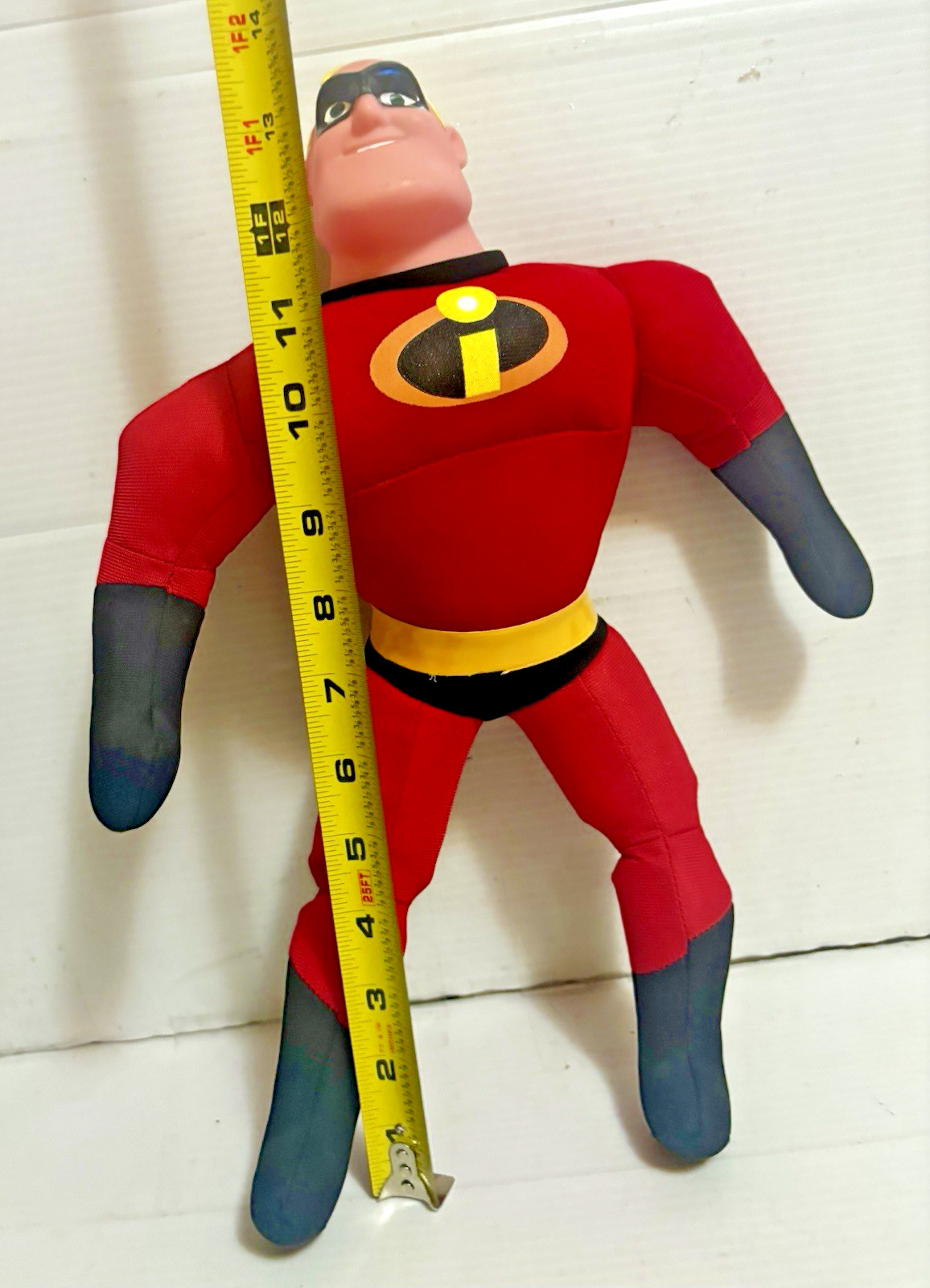 Vintage Disney 2004 The Incredibles 15” Mr. Incredible w Vinyl Head Bob EC Fast