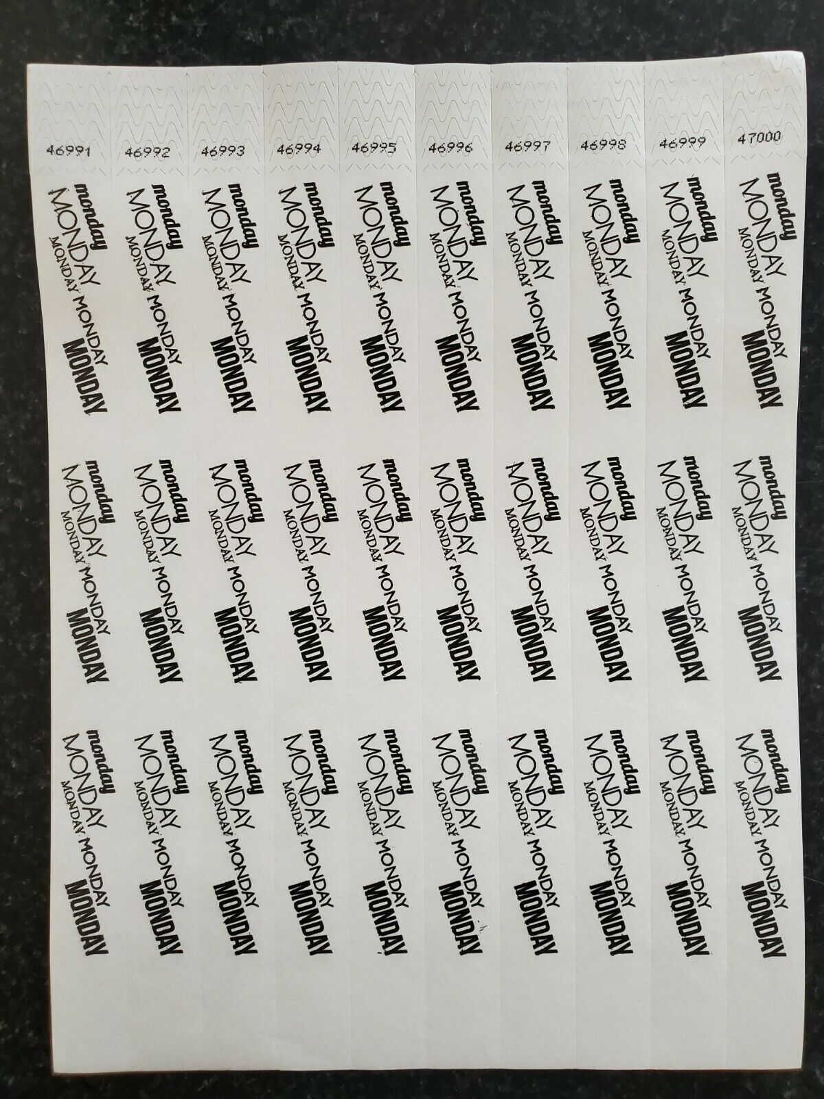 100 Monday-Sunday 3/4″ Tyvek Wristbands