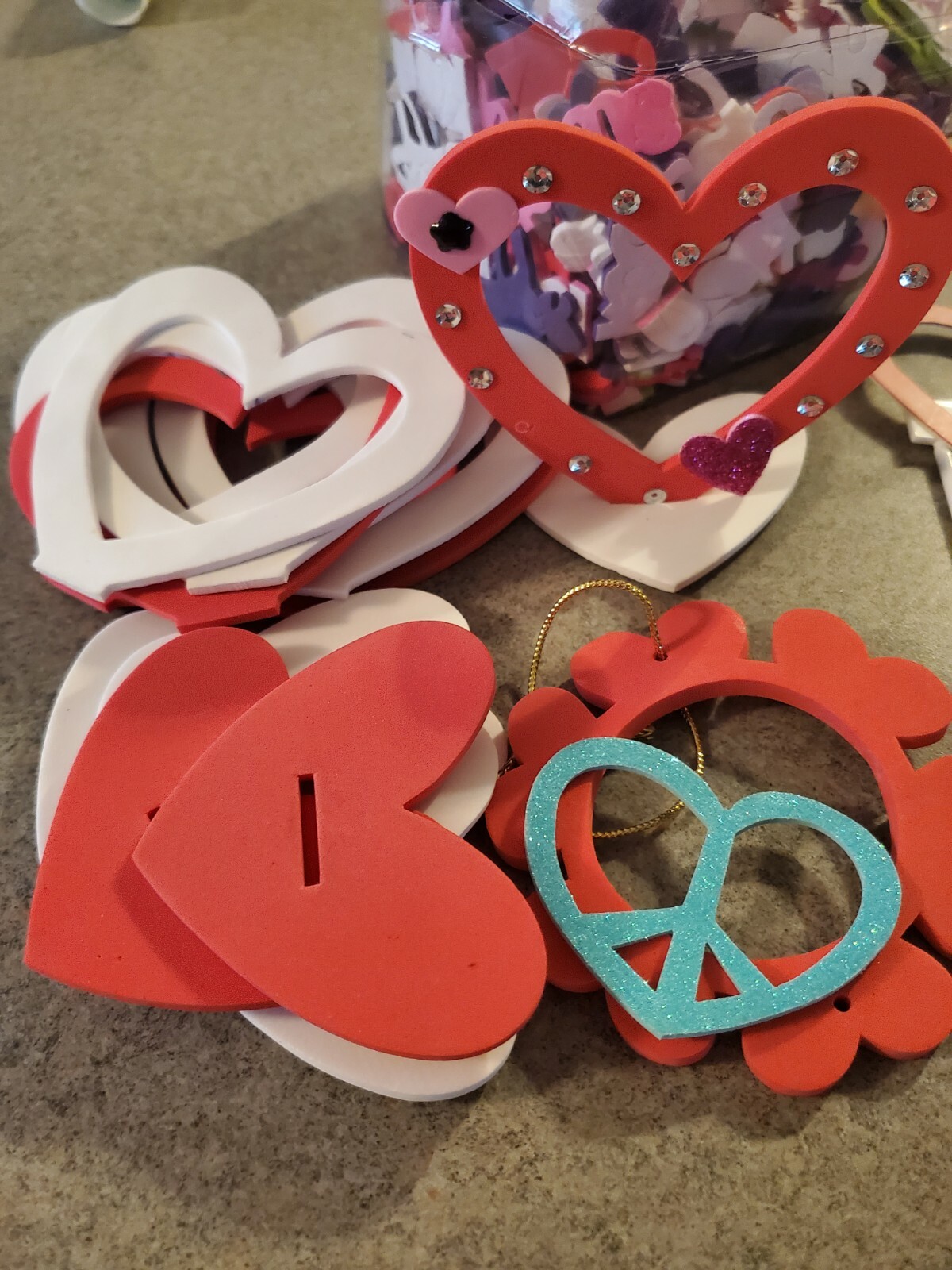 Valentine’s Day Party Set – Crafts & Picture Props (party favors Picture Frames)