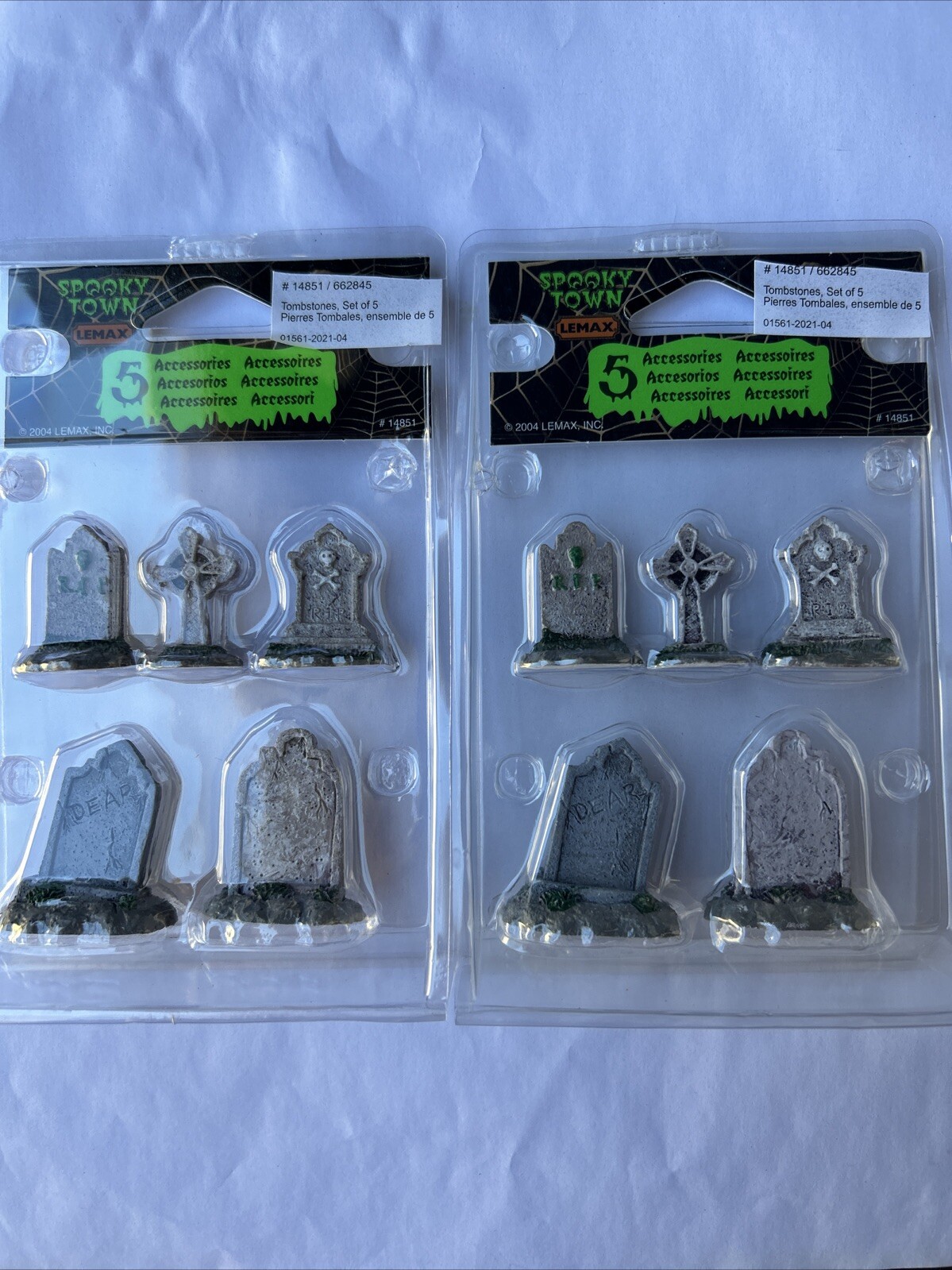 Lemax table decoration 10 piece mini tombstones Halloween