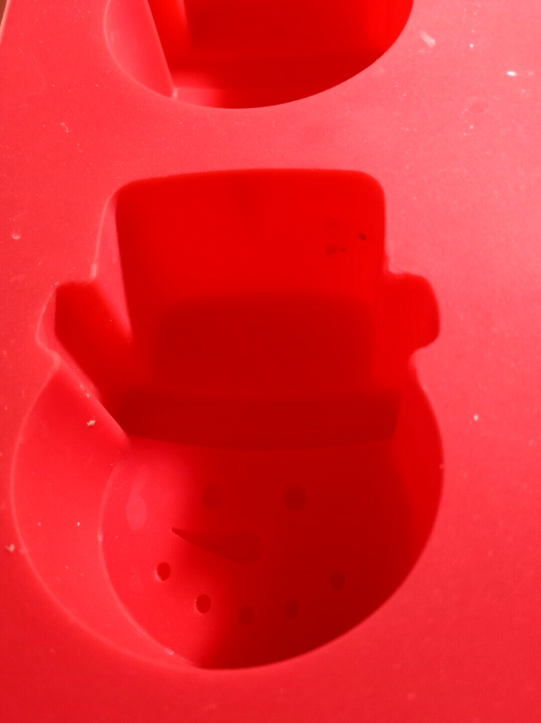 Preowned Silicone SNOWMAN Cupcake Mold 10″ x 7 x1 & 1/4 “