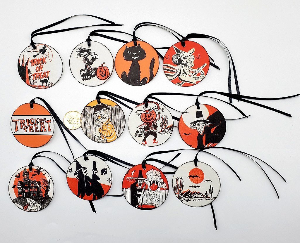12-Halloween-Retro-Mid Century-Circle-Parties-Linen Cardstock-Hang-Tags