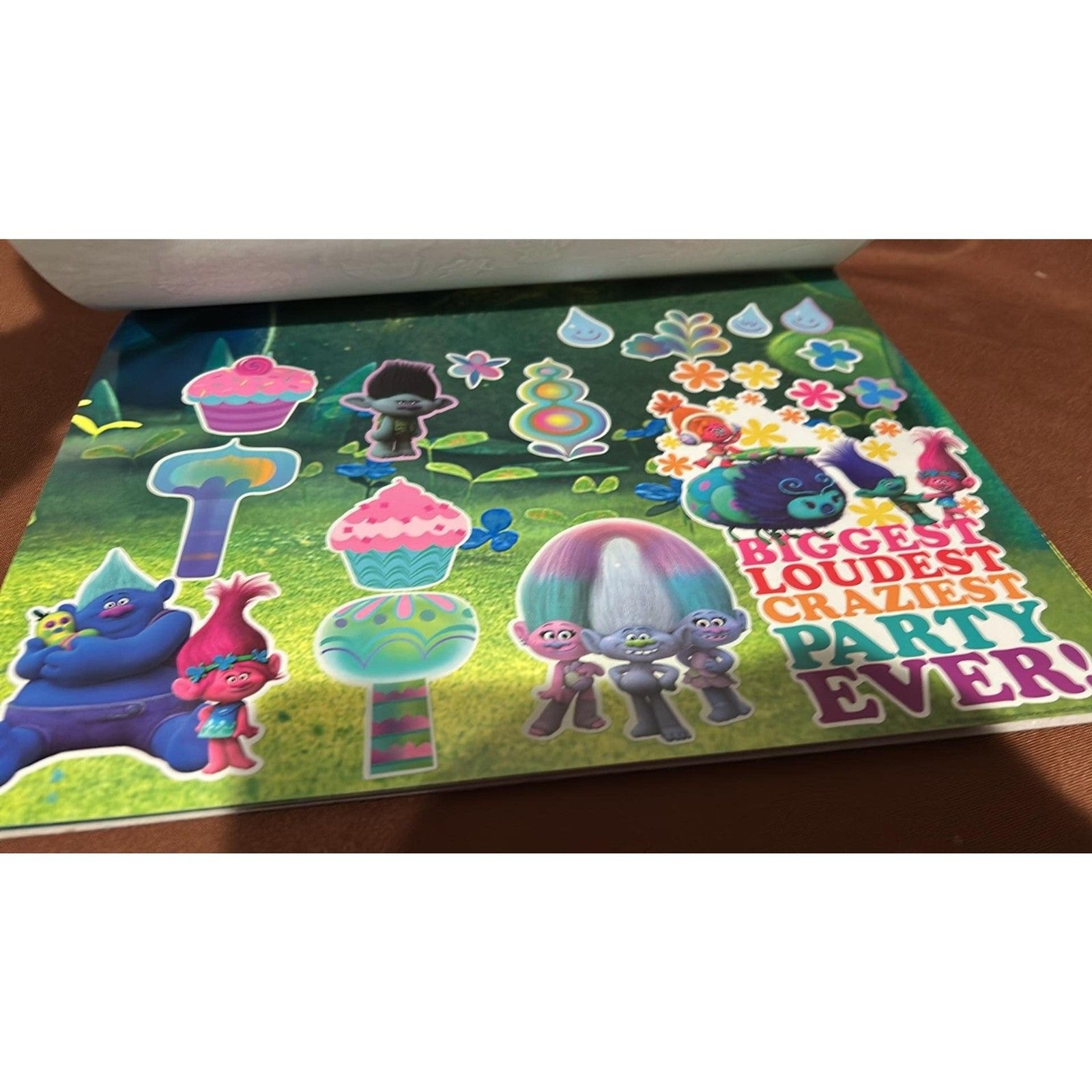 Lot of 2 Jumbo Sticker Pads $ Scenes TROLLS