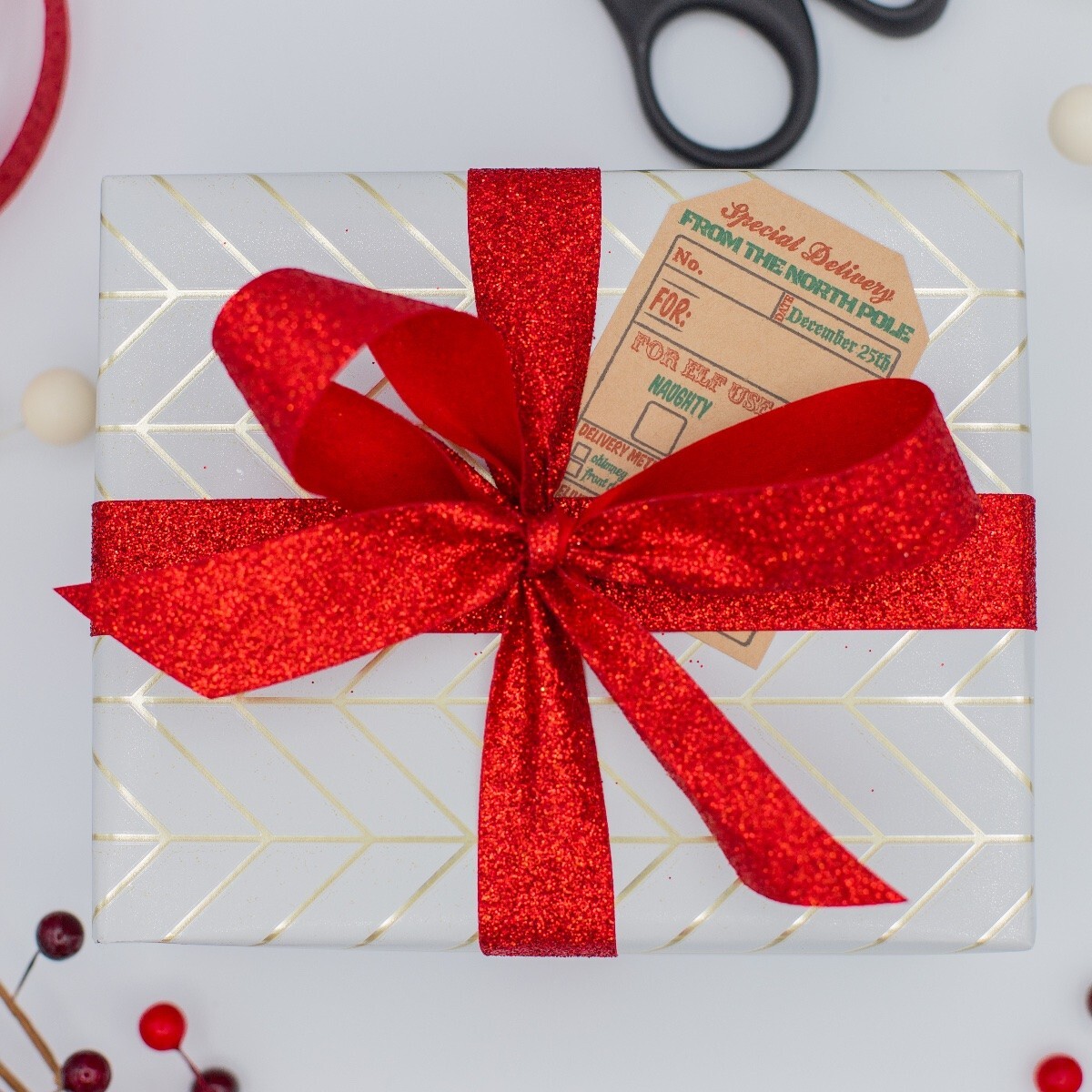 Santa Vintage 4 Designs Gift Present Tags, 2 x 3 Inches, 100 Labels on a Roll