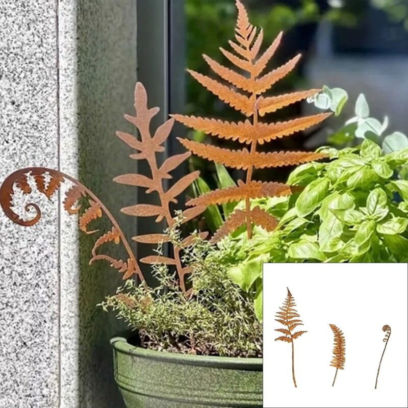 Realistic Rusted Leaves Figurines Stake for Rusty Celebration Photo Props