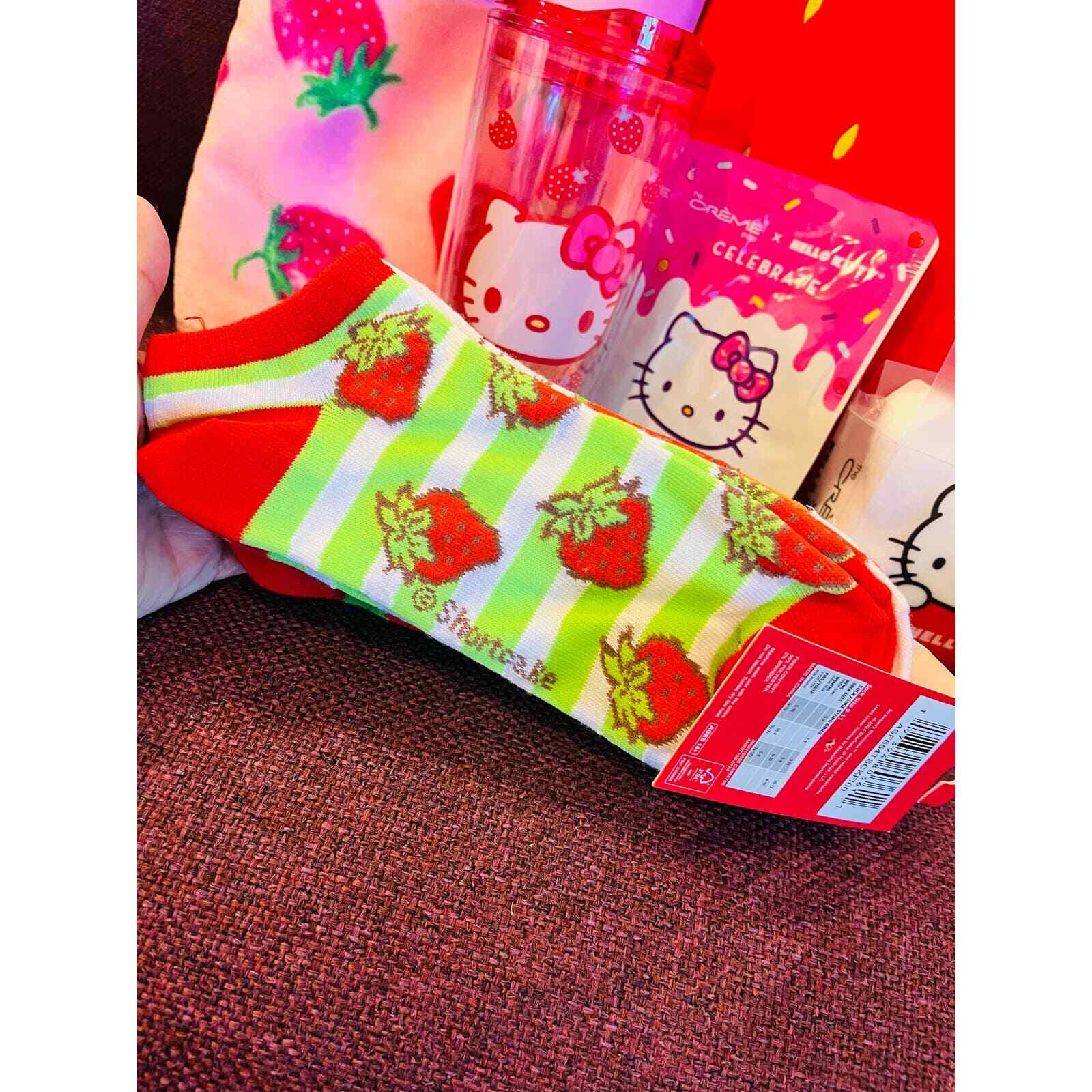 Strawberry shortcake and Hello kitty bundle