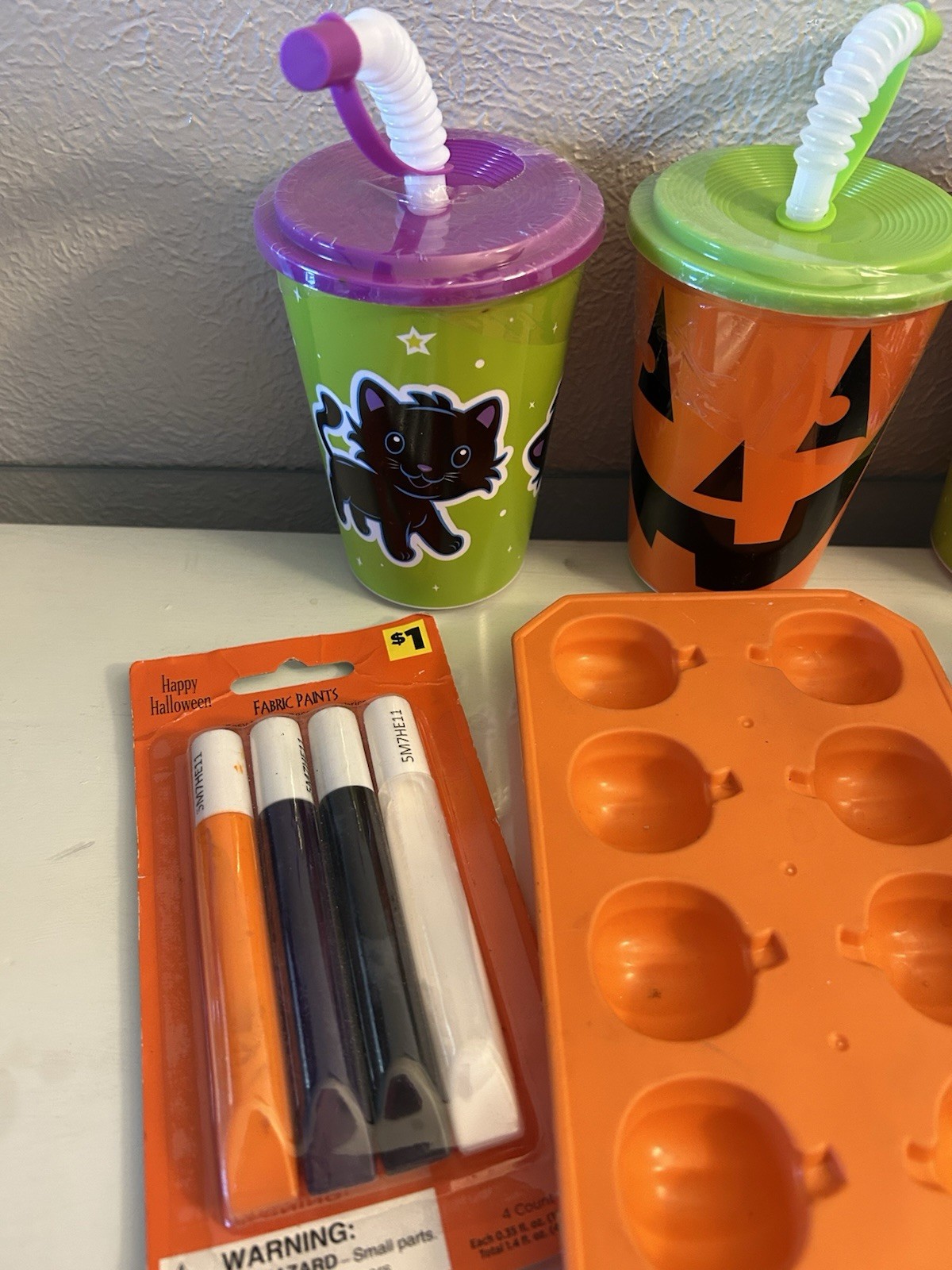 Lot Halloween Party 11 Items Kids fun, cups, plates, glow stick, headband,& more