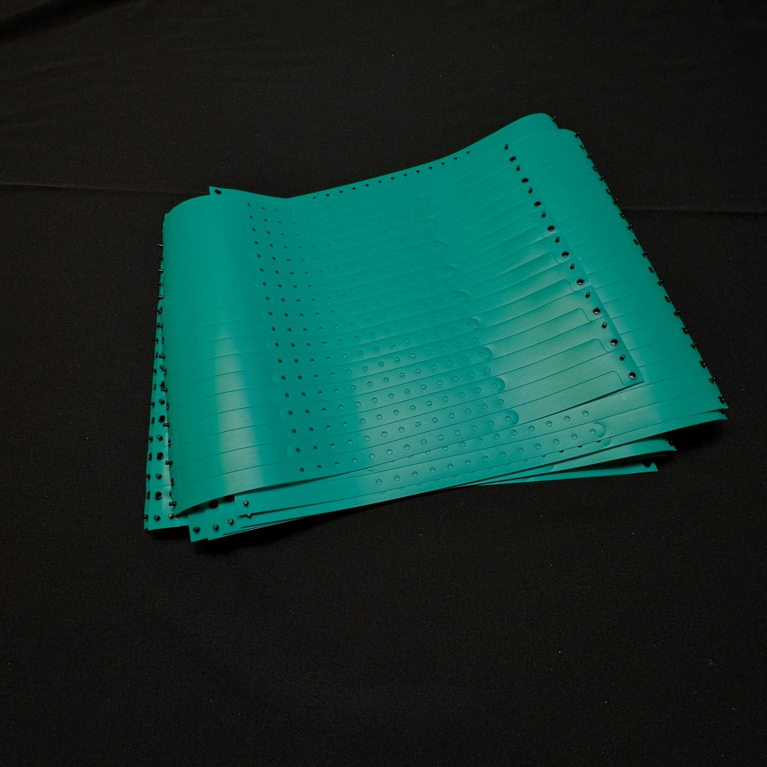 Lot of 400+ 1/2″ Plastic Wristbands Armbands for Events GREEN