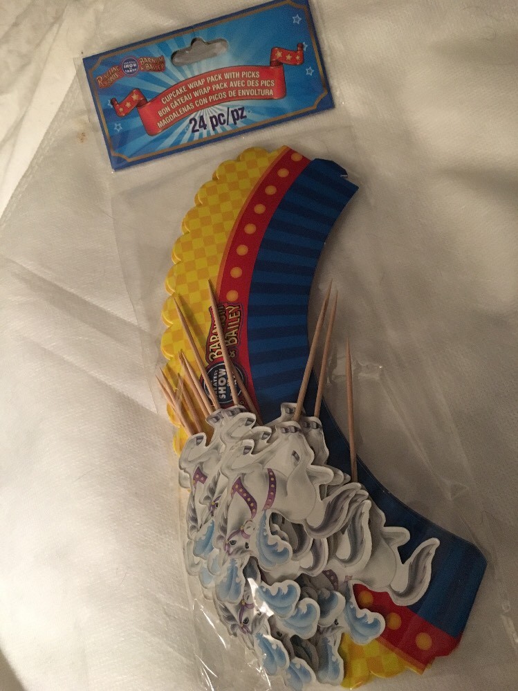 CIRCUS CUPCAKE WRAPPERS 24p Ringling Brothers Barnum Bailey Circus w/Horse Picks