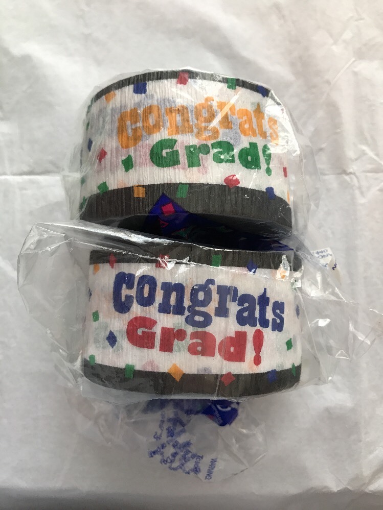 Papier Crepe Streamers. Green White Black Congrats Grad