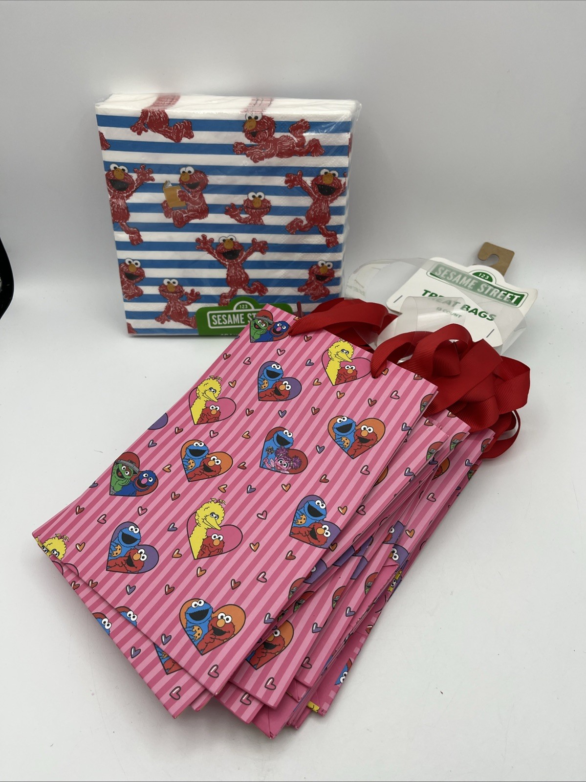 Sesame Street Elmo Party Lunch Size Napkins And Gift Bag Set. New Free Ship