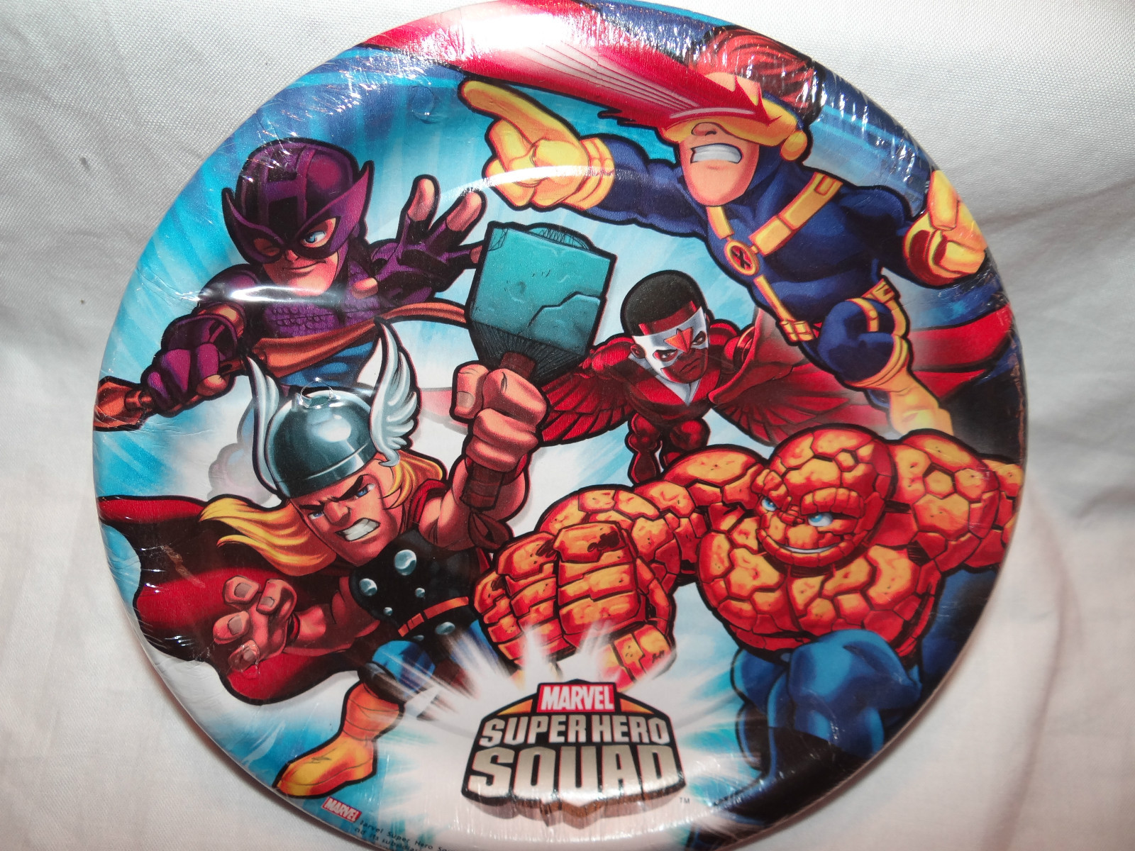 NEW MARVEL SUPER HERO SQUAD DESSERT CAKE PLATES PARTY SUPPLIES