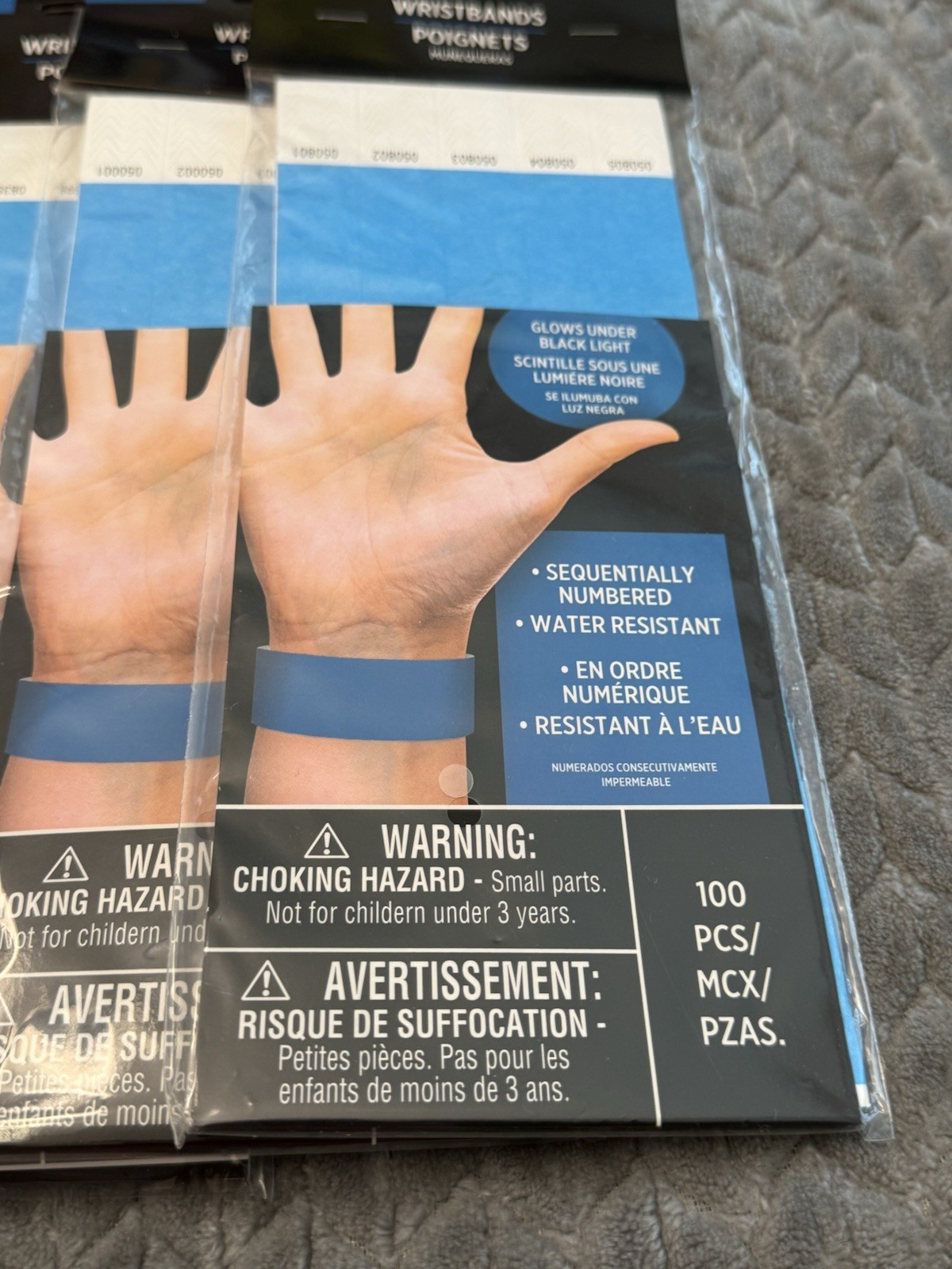 Solid Blue Wristbands 400 Pack Secure Sequentially Numbered Glow Black NEW