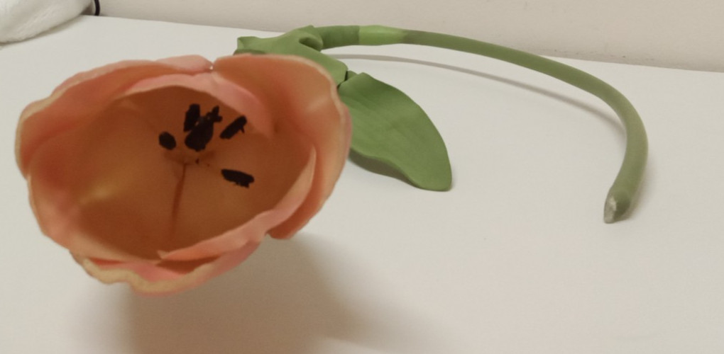 Single Foam Flower Artificial Tulip on Stem 3.5″ on 23″ green stem with leaves