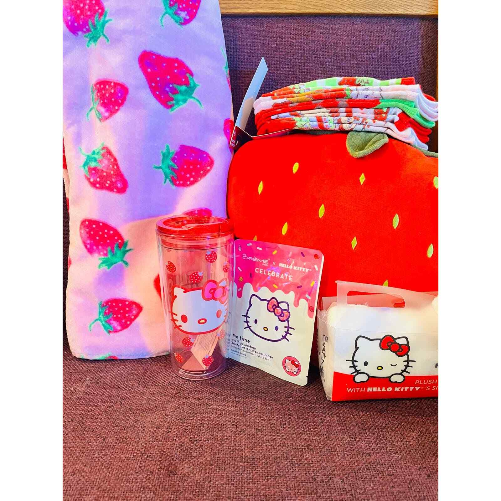Strawberry shortcake and Hello kitty bundle