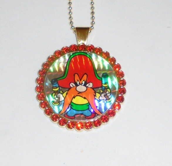 Vintage Looney Tunes YOSEMITE SAM Prism Pog Cap Pendant Necklace Cartoon Park WB