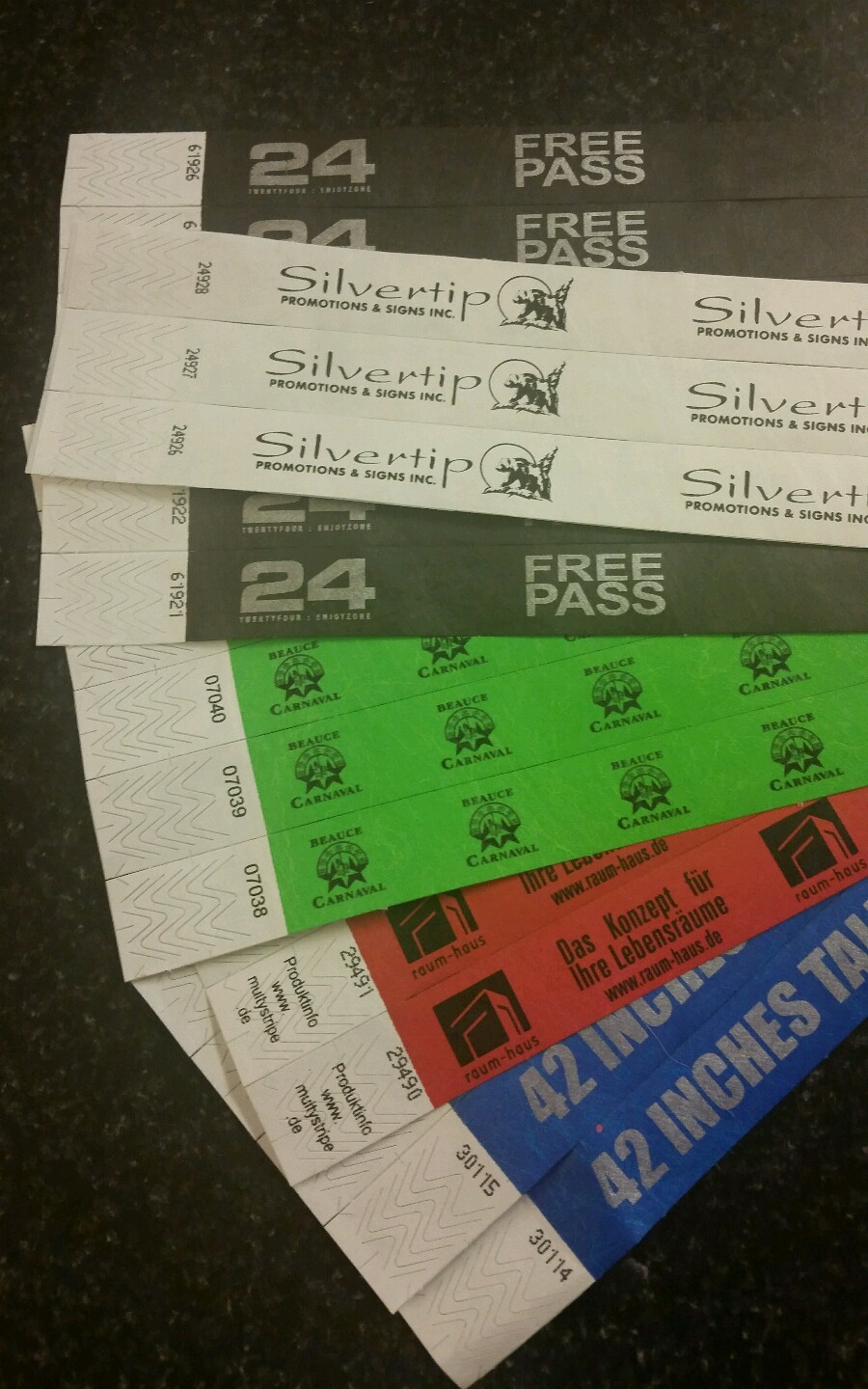 6,000 3/4″ TYVEK WRISTBANDS WITH A CUSTOM IMPRINT, PAPER CUSTOM WRISTBANDS