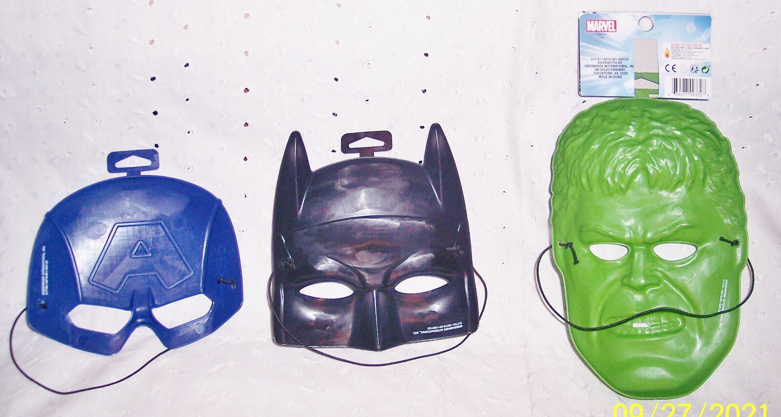 HULK OR BATMAN OR CAPTAIN AMERICA FACE MASK PLASTIC SMALL: U CHOOSE