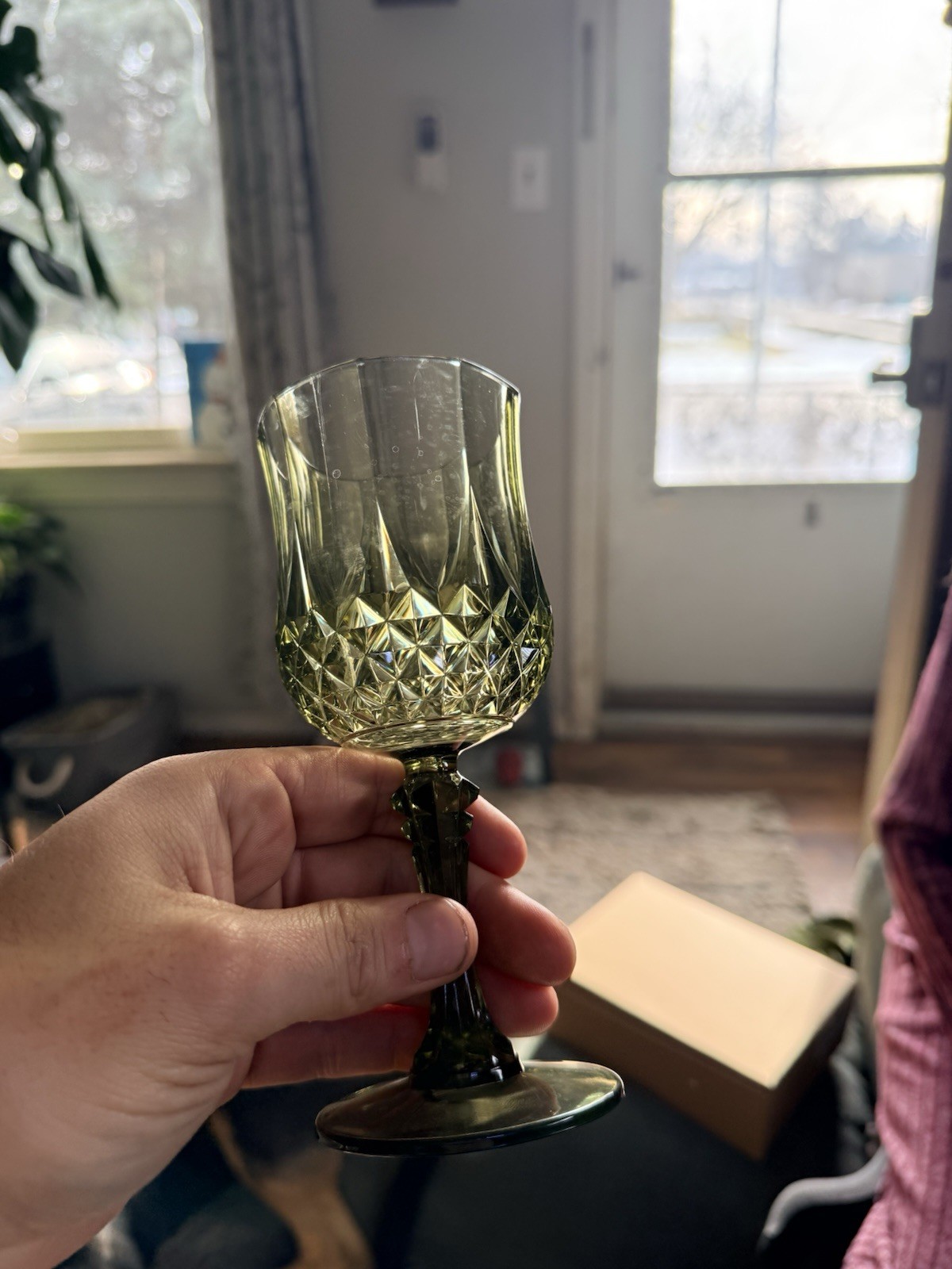 Set of 24 Green Plastic Goblets 8oz Vintage Style Wine Cups Party Wedding Decor