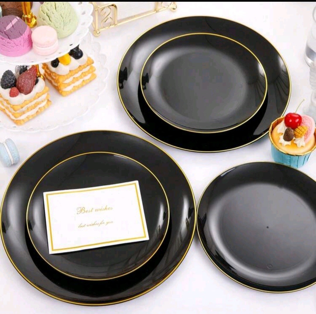 Plastic Party Plates Dinnerware Set