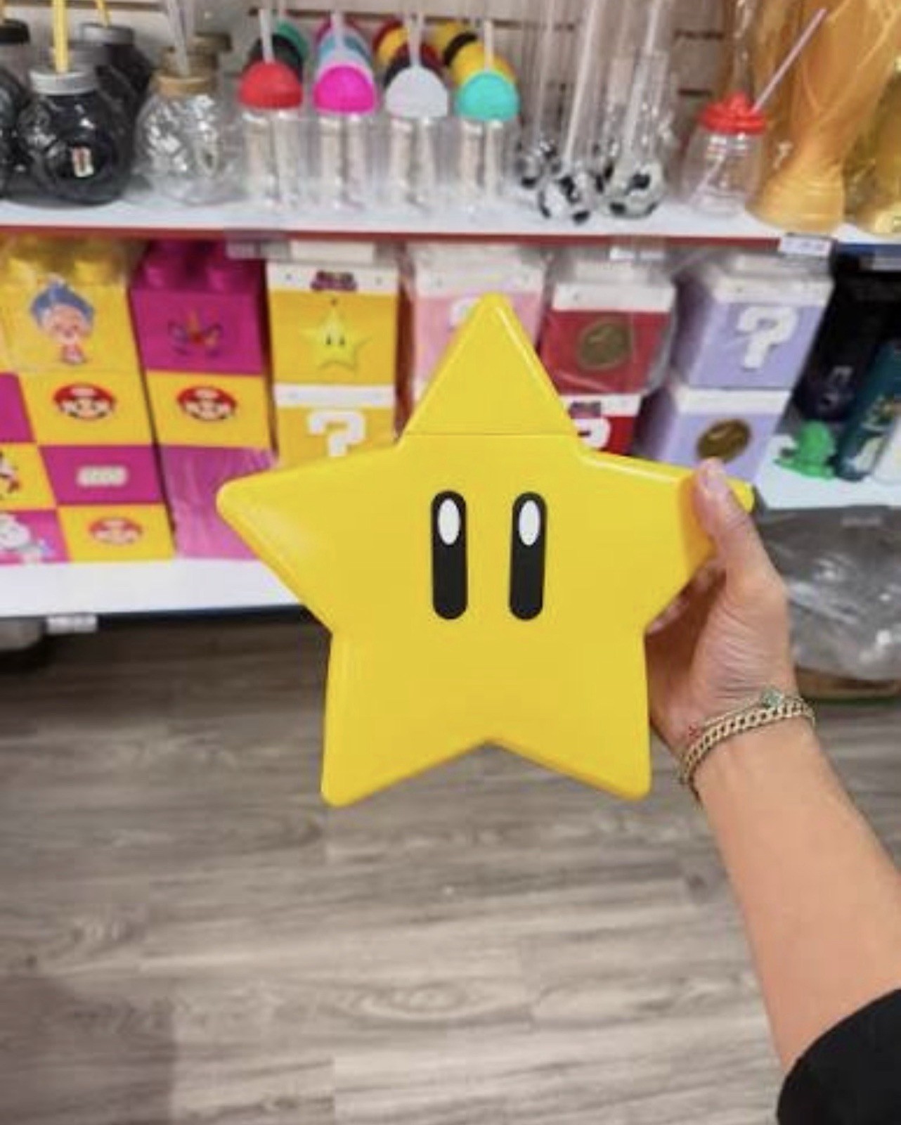Estrella Jumbo Super Mario Dulcero 10 Table Centerpiece & Party Candy Favor Star