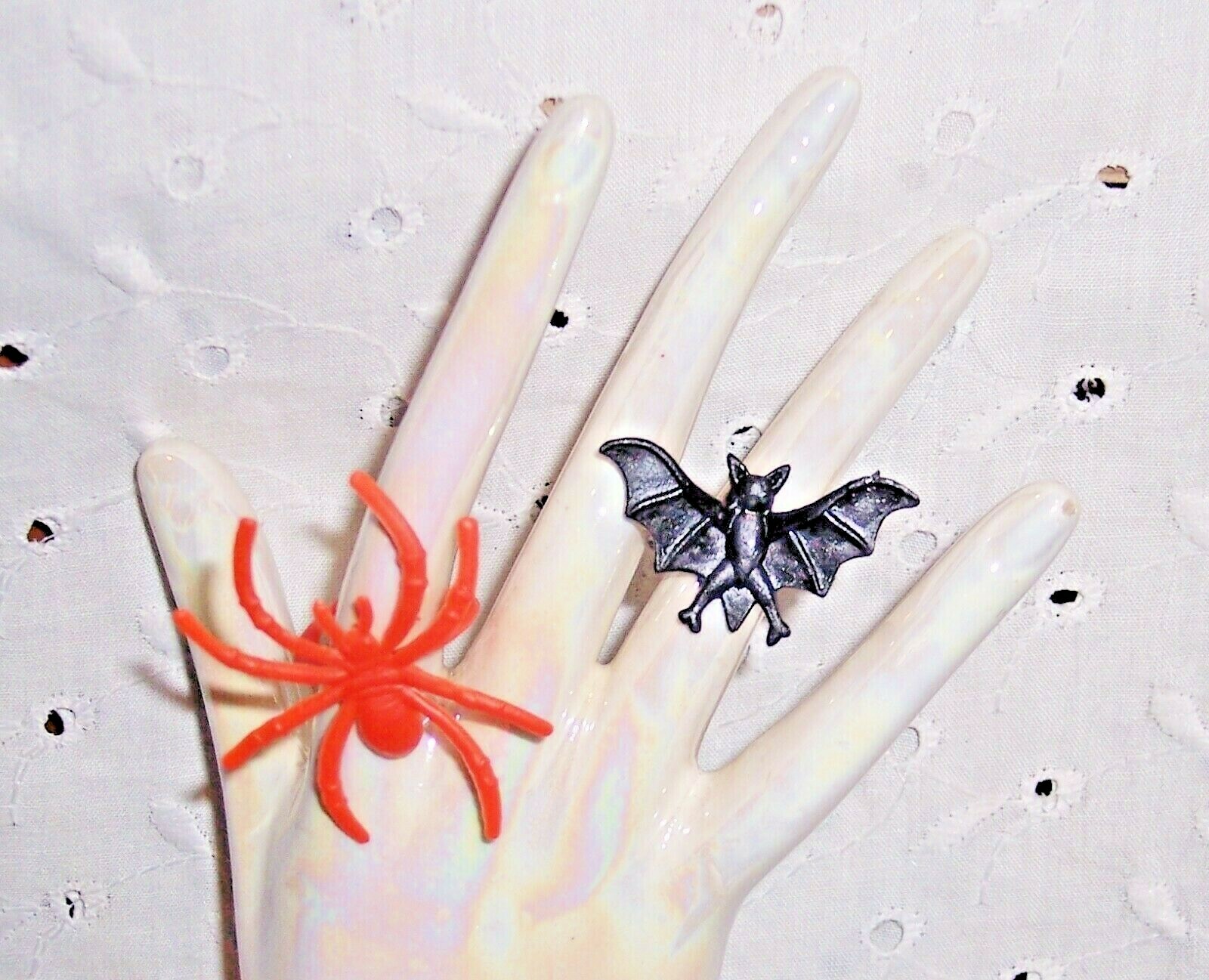 SPIDER SKULL BAT RINGS 173 PCS OR SPIDER SPARKLING RING 19 PCS.PARTY :U CHOOSE