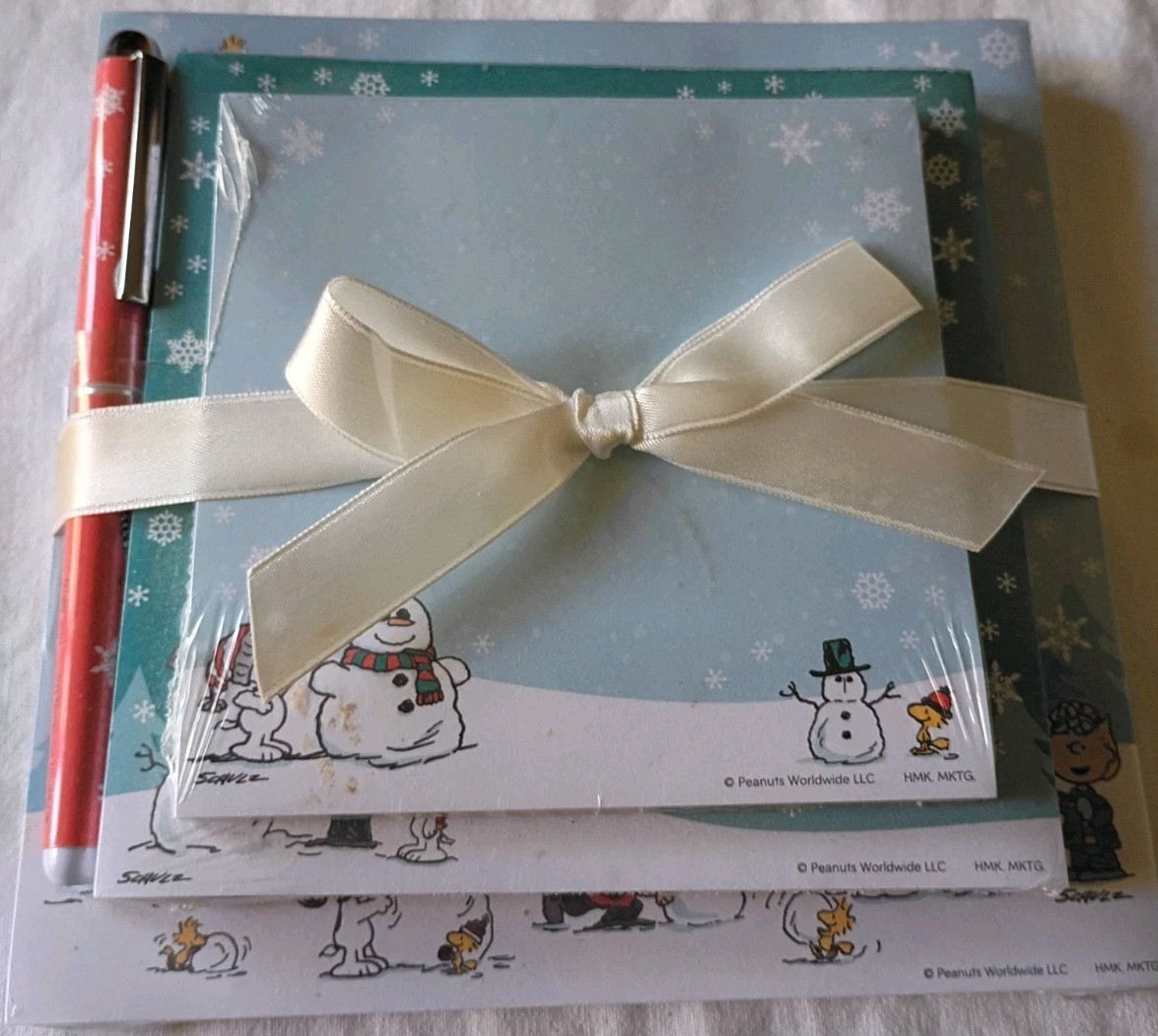 Sealed Hallmark “Peanuts” Memo Pad Set of 3 Note Pads & Pen