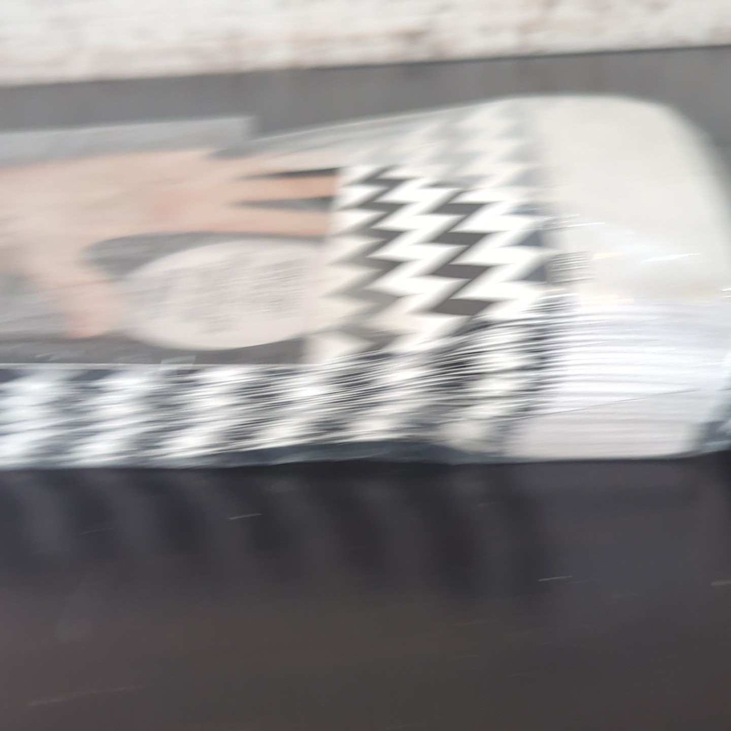 Amscan Wristbands 500 Count Black & White Chevron Pattern, Sequentially Numbered