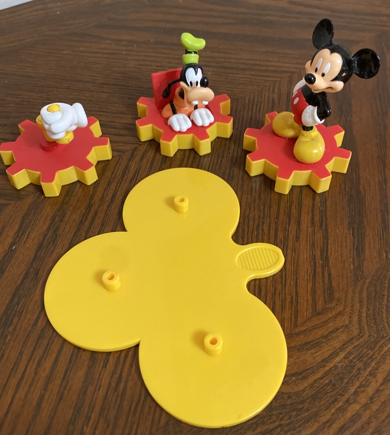 Disney ~ 4 Pc ~ Mickey Mouse and Pluto On Time Gears “Party Time” ~ Cake Topper