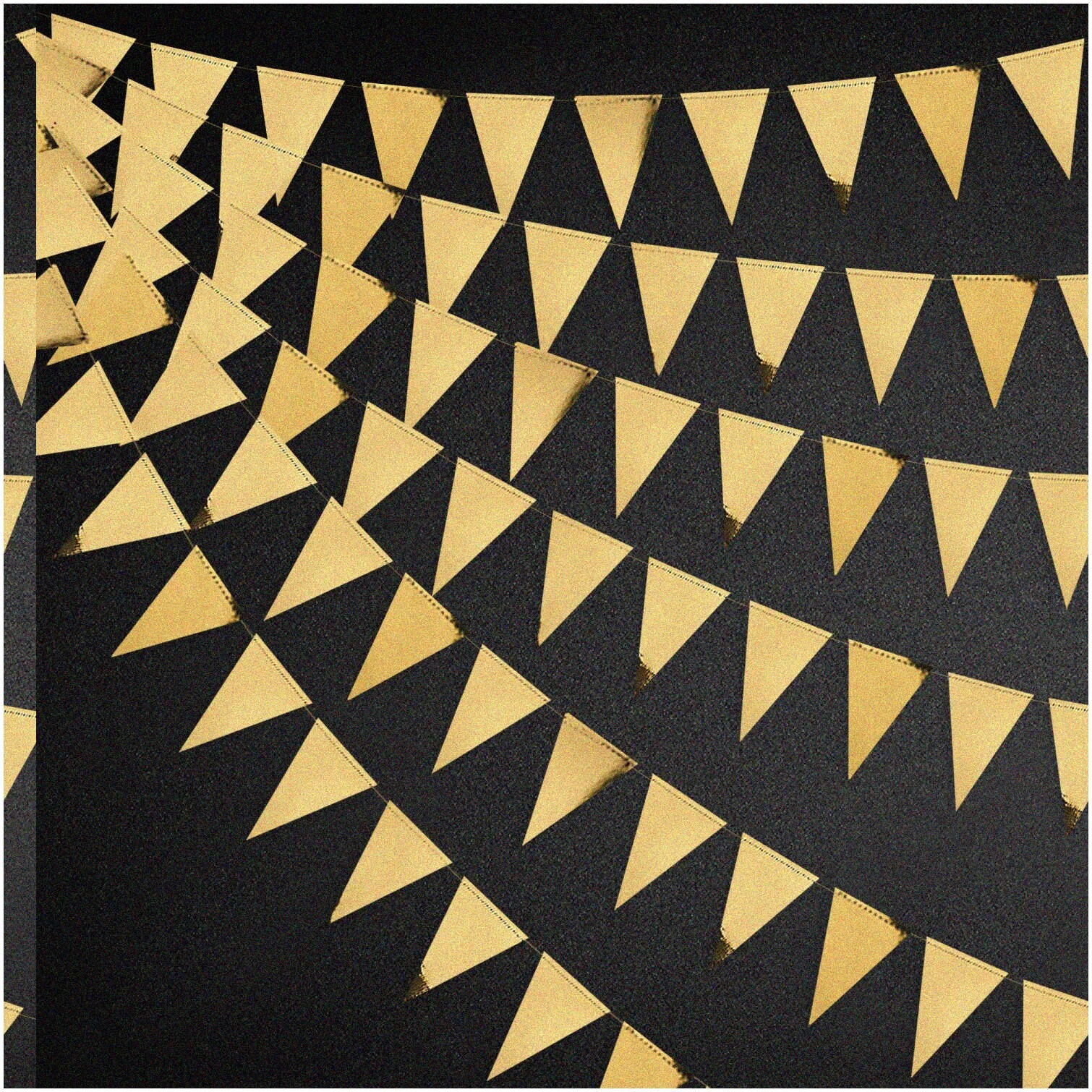 Double-Sided Metallic Triangle Flags Set 104 Pieces
