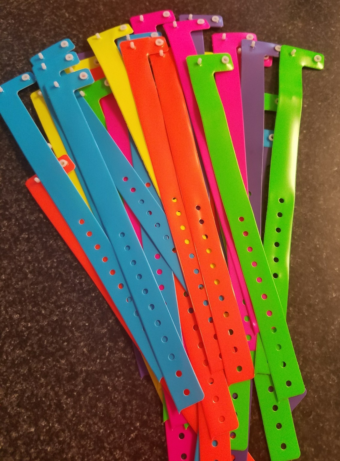 60 3/4″ NEON BRIGHT ASST. PLASTIC/ VINYL WRISTBANDS