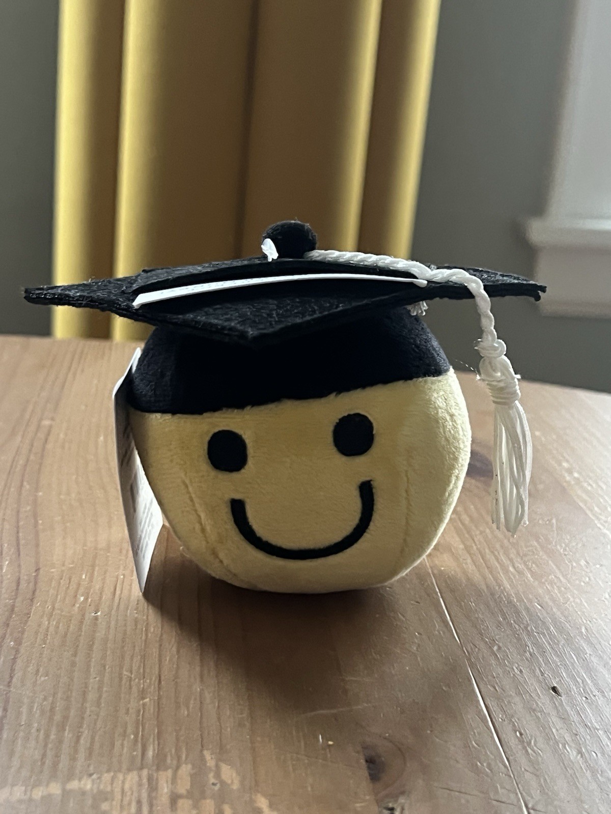 Hallmark Graduation Plush Smiley Face Gift Card Holder Yellow Black White