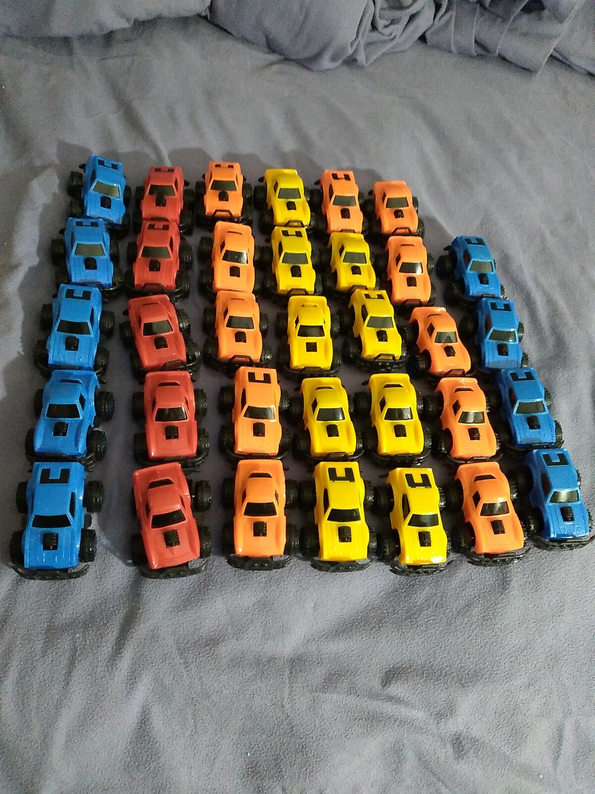 Small Plastic Pull Back Style Cars Lot Of 34 Party Favors/Pinata Filler