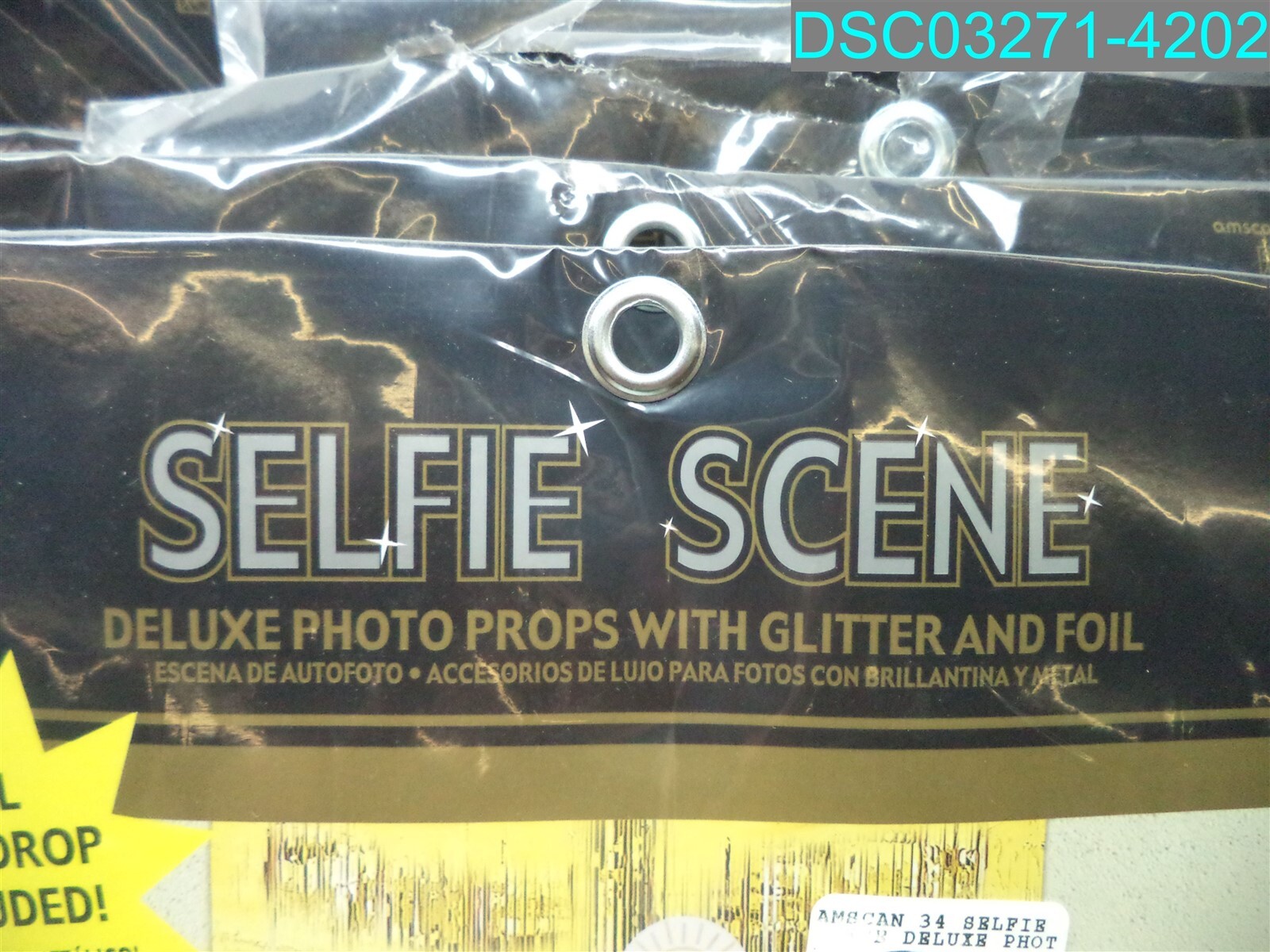 QTY=12: Selfie Scene Deluxe Graduation Photo Props 013051717124