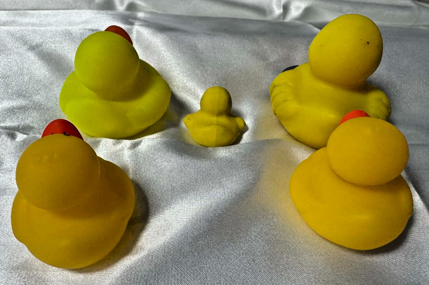 Rubber Ducks Jeep Lovers Lot of 5 Various sized Yellow Ducks JEEP DUCKING Party