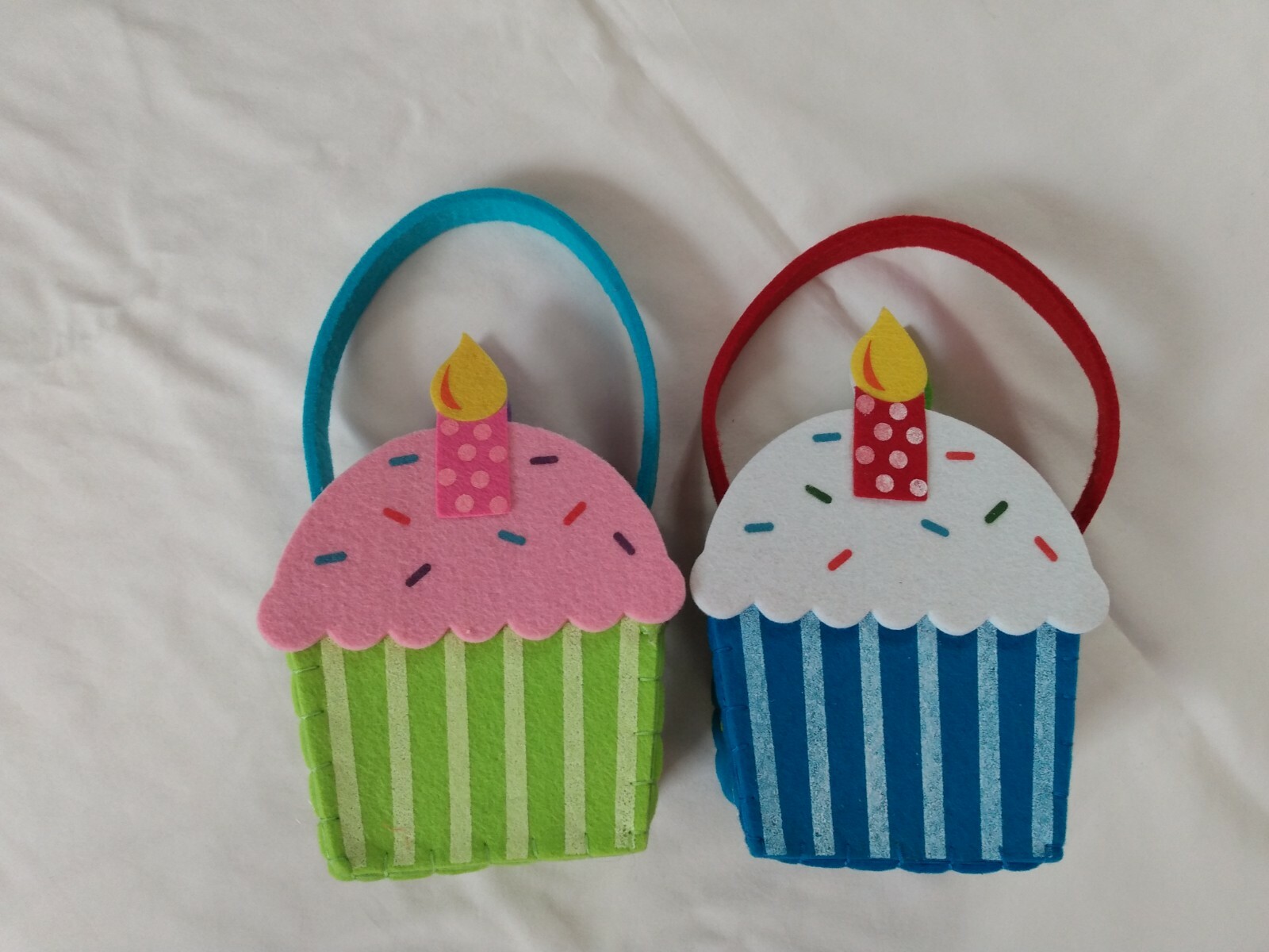 NWoT 8 Felt Cloth Cupcake Shaped Goodies Handbag for Party
