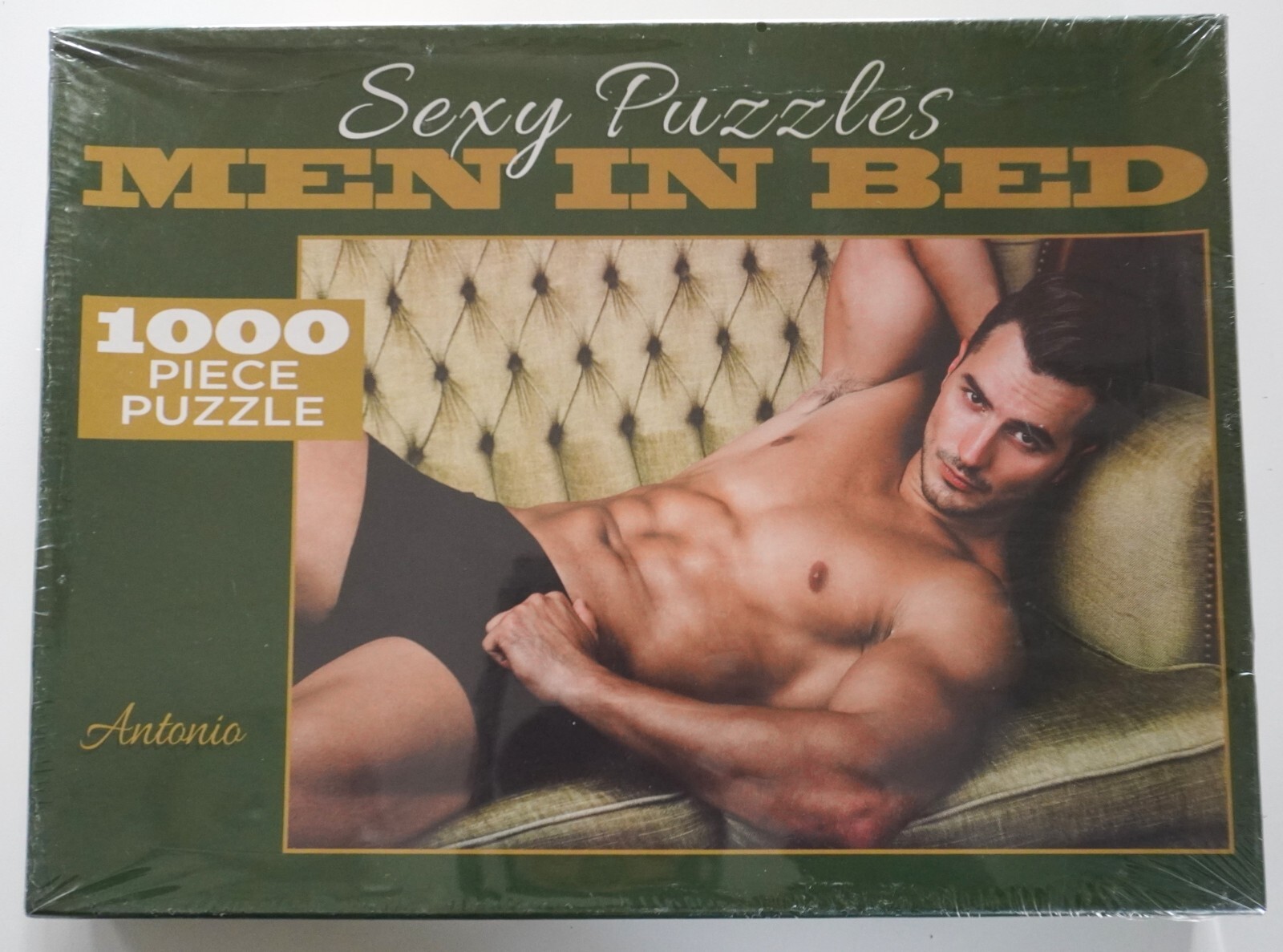 MEN IN BED 1000 PIECE PUZZLE NEW