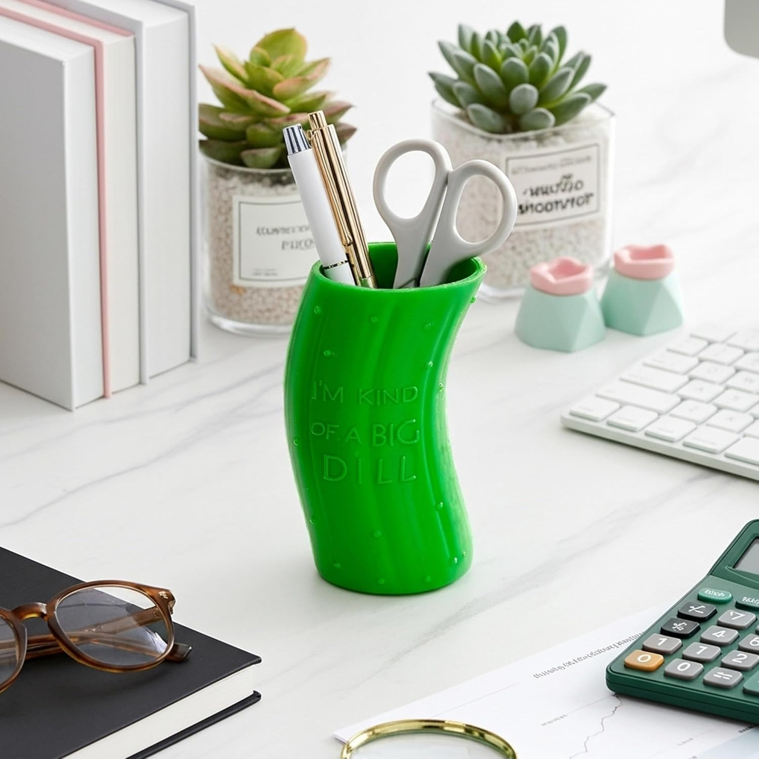 Pickle Pen Holder – Funny Office Gag Gift for Coworkers, Desk Decor Pencil Organ