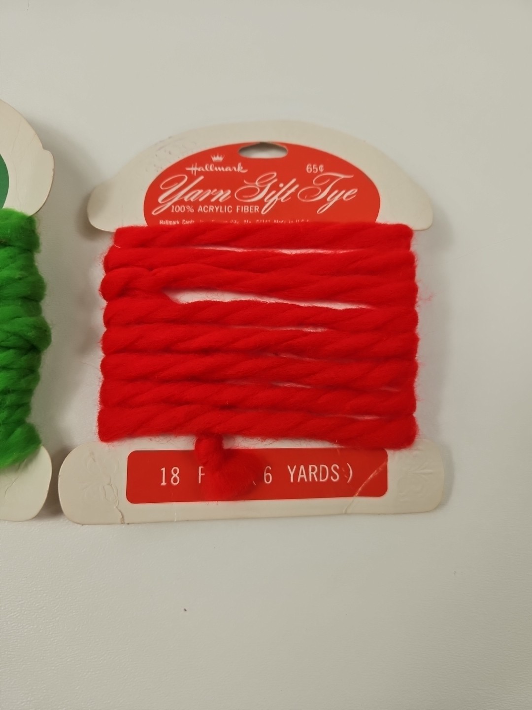 VTG Hallmark Yarn Gift Tie Tye Ribbon Hair Tye Craft Yarn Christmas Cheer Red