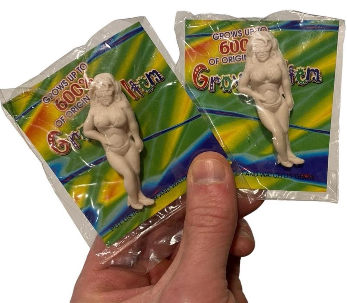 Set of 2 Girlfriend-Wife-Female-Girl-Woman – Grows 600% size in Water! Gag Joke